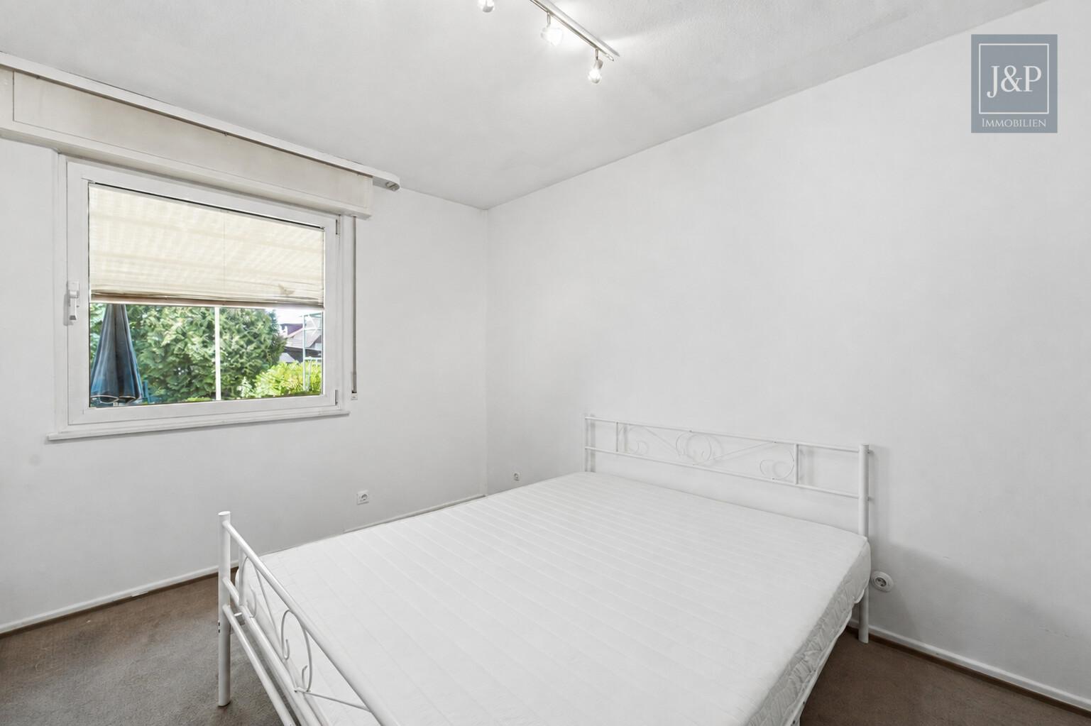 Großzügiges Baugrundstück mit Entwicklungspotenzial in Rodgau-Jügesheim - Schlafzimmer EG