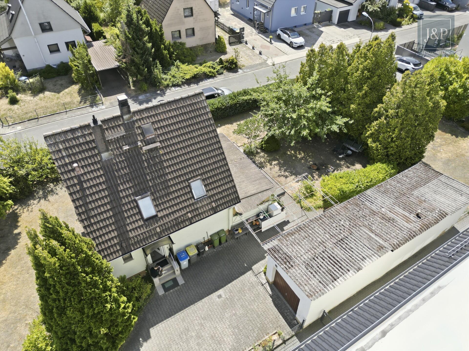 Großzügiges Baugrundstück mit Entwicklungspotenzial in Rodgau-Jügesheim - Süd-Ansicht