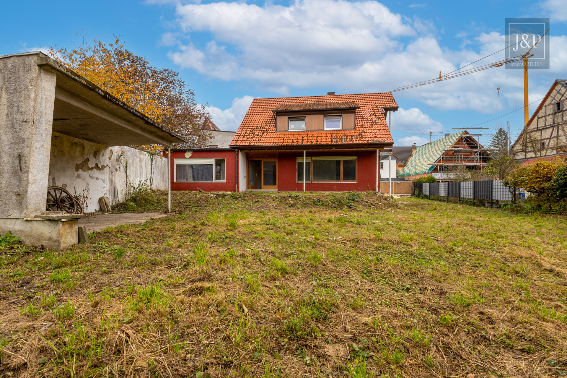 Großes Grundstück mit sanierungsbedürftigem Wohnhaus und zusätzlicher Baufläche in Westerstetten - Rückseite