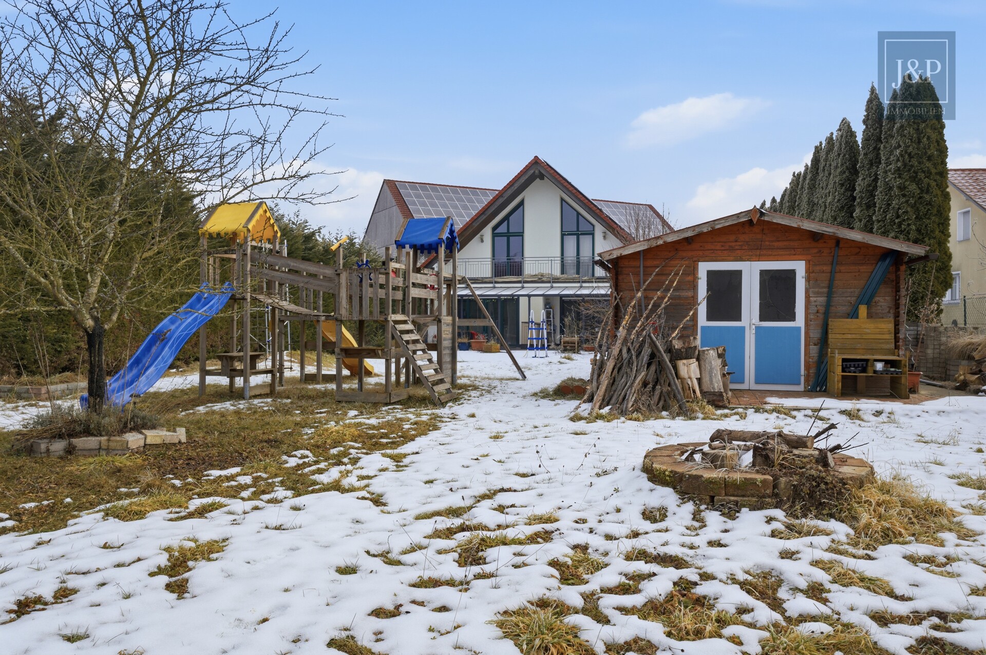 Ihr privates Naturparadies: Gepflegtes Einfamilienhaus auf traumhaften 1.500 m² Grund - Gartenansicht