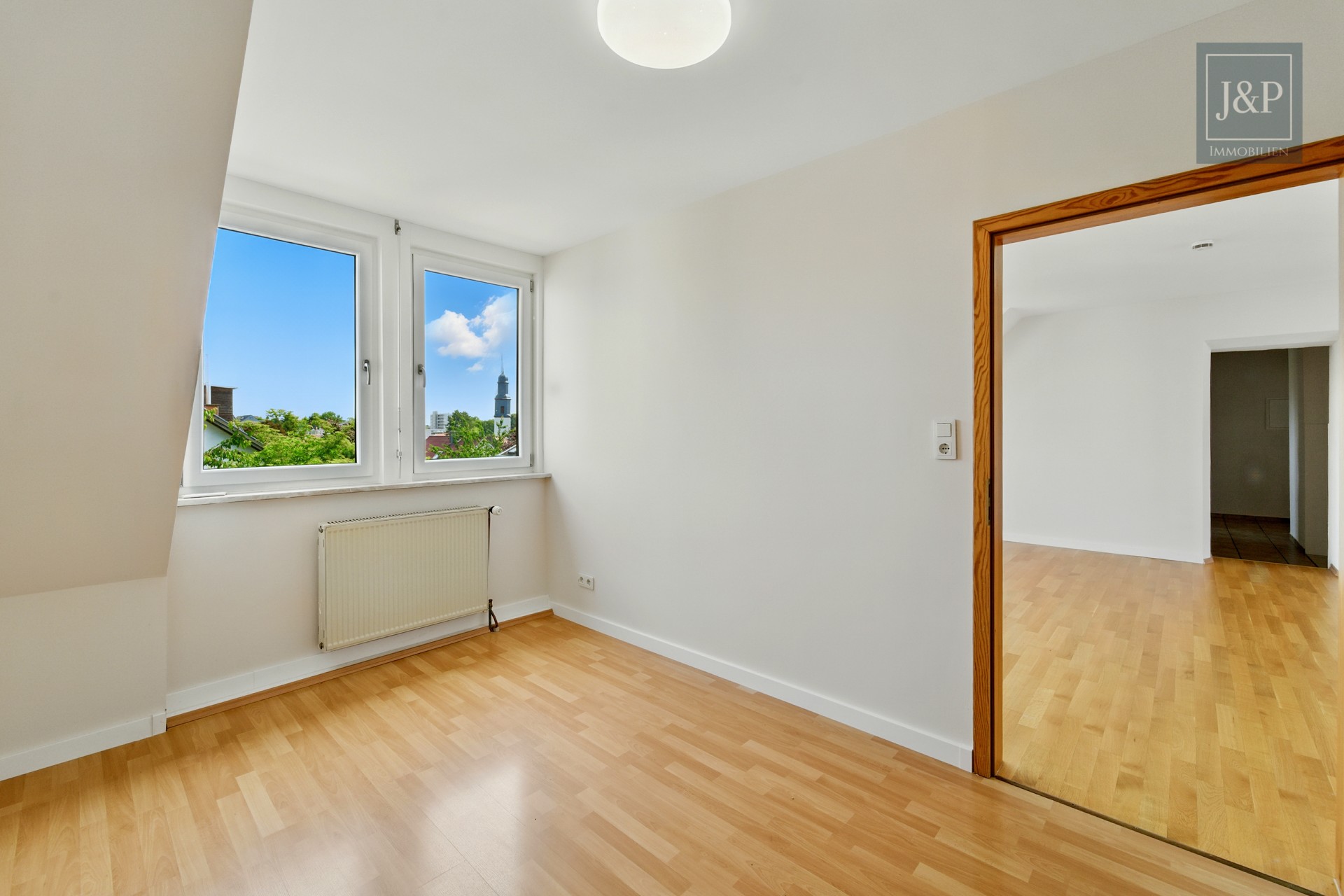 Maisonette-Wohnung mit Dachterrasse und toller Aussicht über Eschborn - Schlafzimmer 3 1.OG
