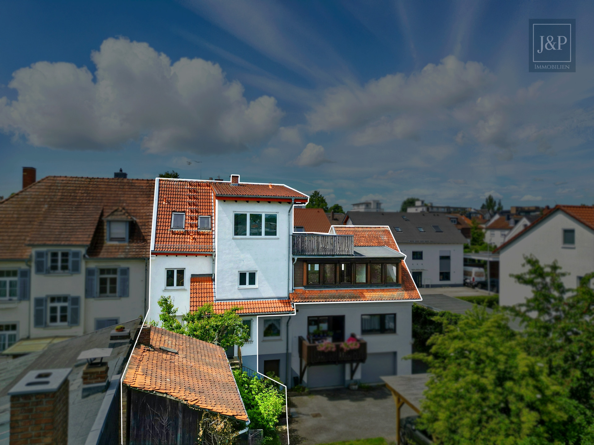 Maisonette-Wohnung mit Dachterrasse und toller Aussicht über Eschborn - Hinteransicht