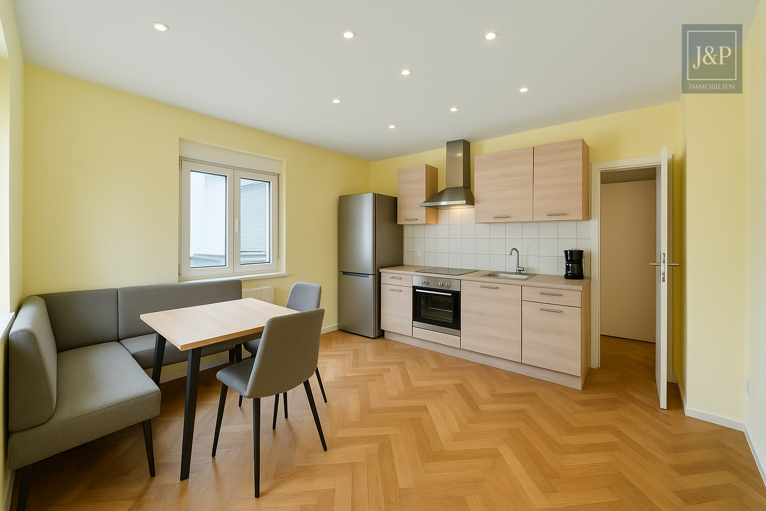 Maisonette-Wohnung mit Dachterrasse und toller Aussicht über Eschborn - Staging Küche