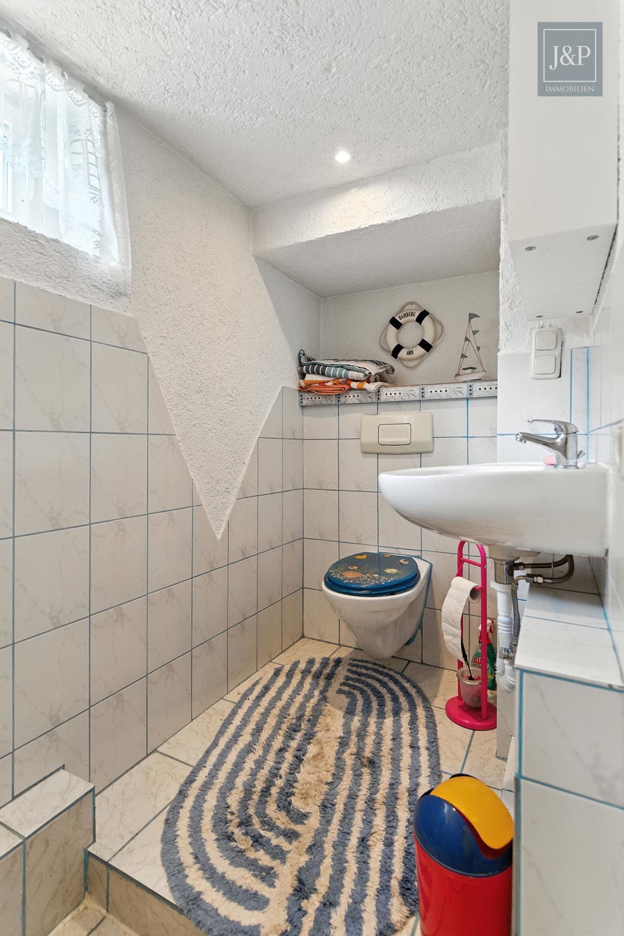 Wohnen in verkehrsberuhigter Randlage. Modern, gemütlich & individuell. - Badezimmer Keller