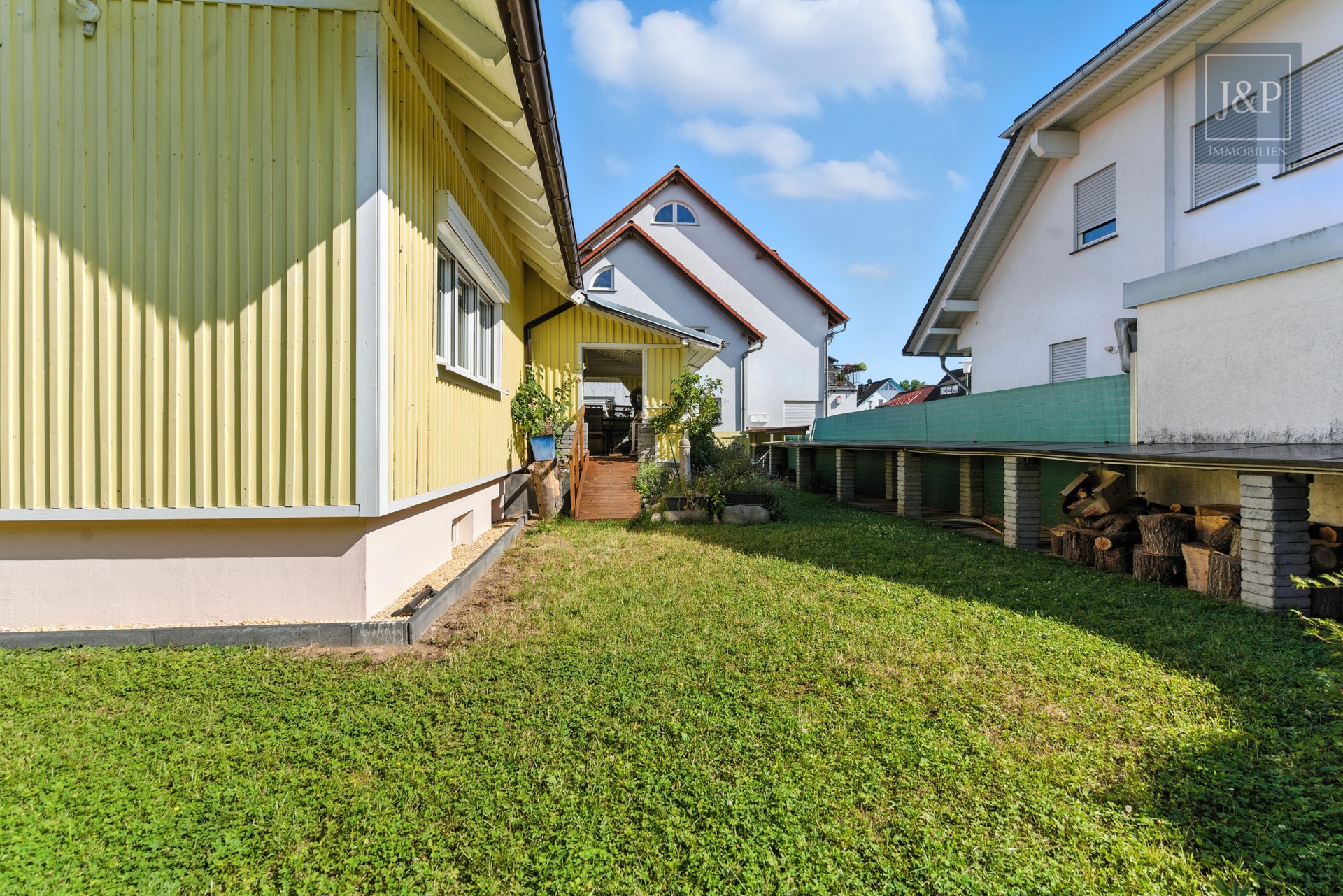 Wohnen in verkehrsberuhigter Randlage. Modern, gemütlich & individuell. - Garten