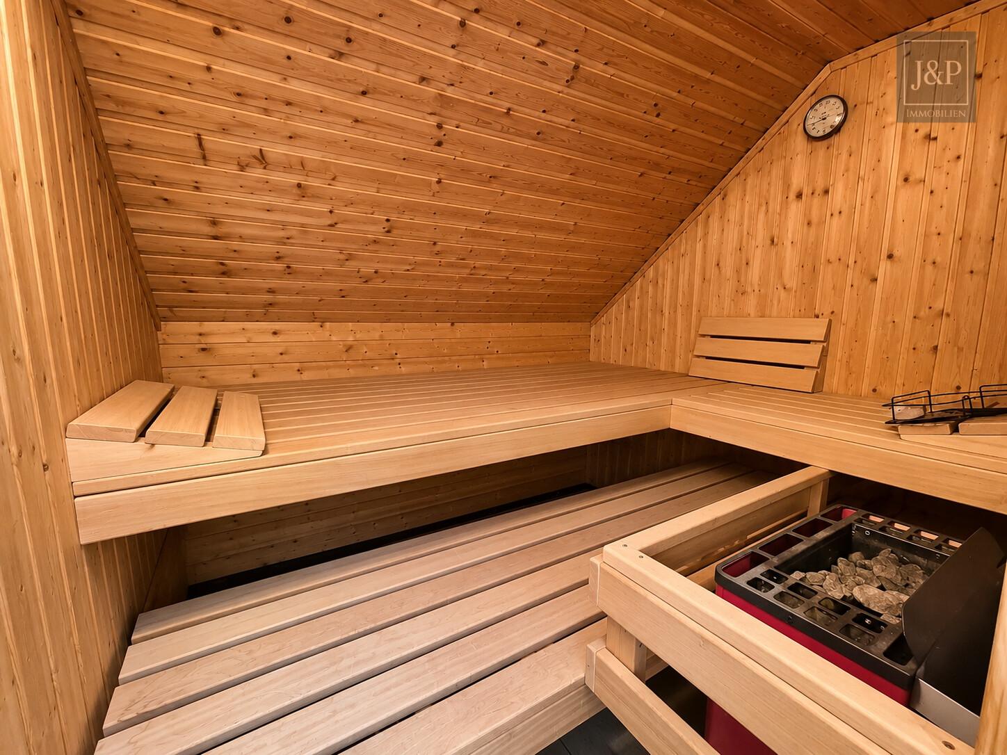 Exklusive Maisonette mit Weitblick und einzigartiger Architektur im Herzen von Kriftel - Sauna