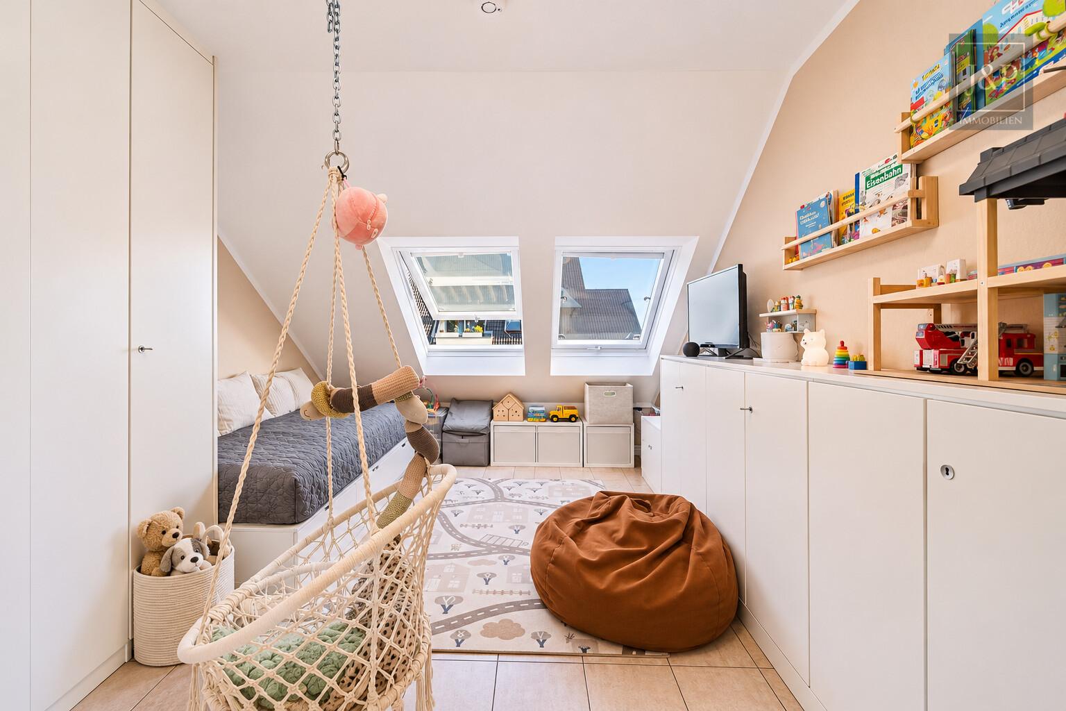 Exklusive Maisonette mit Weitblick und einzigartiger Architektur im Herzen von Kriftel - Kinderzimmer 2