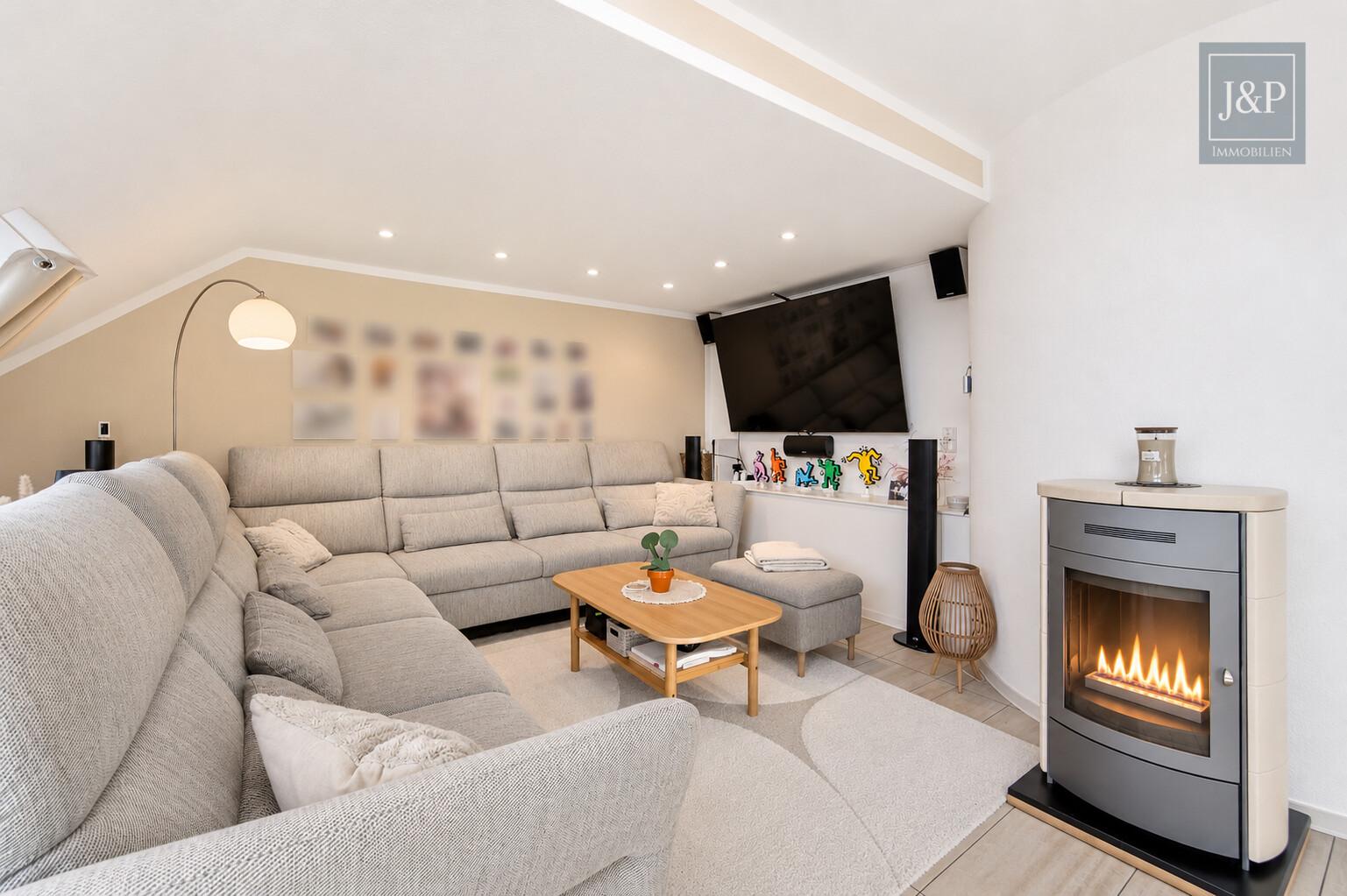Exklusive Maisonette mit Weitblick und einzigartiger Architektur im Herzen von Kriftel - Wohnbereich
