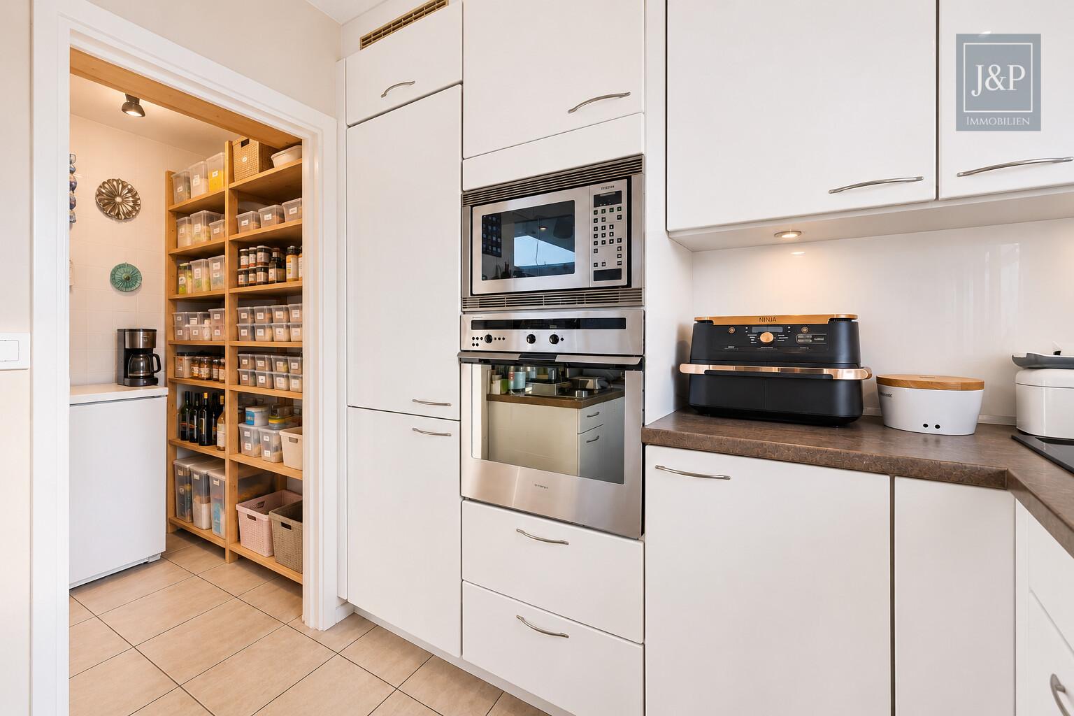 Exklusive Maisonette mit Weitblick und einzigartiger Architektur im Herzen von Kriftel - Abstellkammer