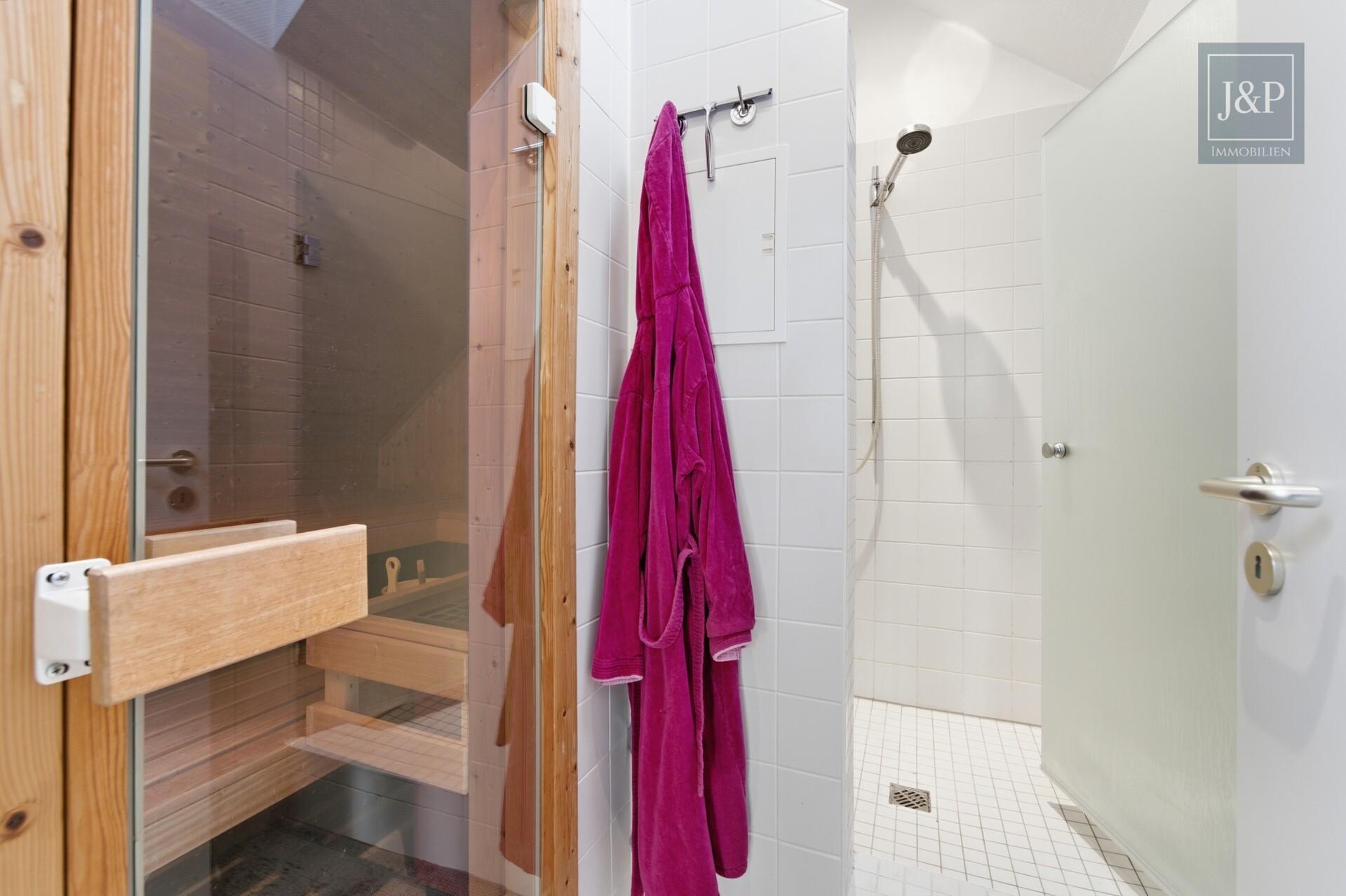Exklusive Maisonette mit Weitblick und einzigartiger Architektur im Herzen von Kriftel - Sauna