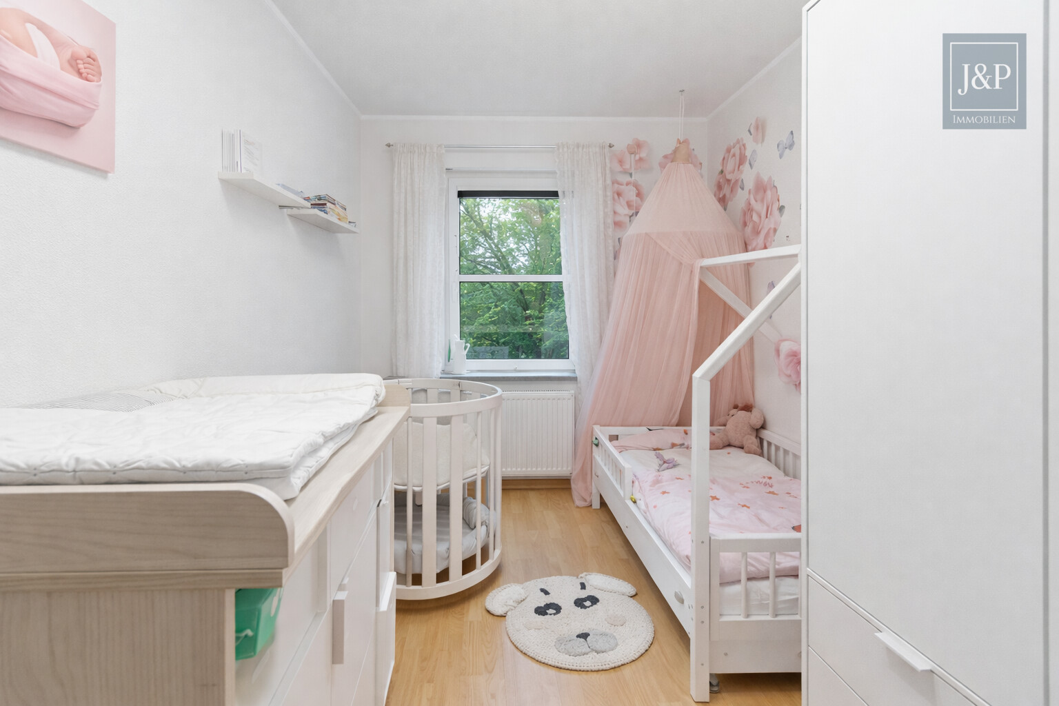 Ruhiges Wohngebiet! - Gut geschnittene Hochparterre in Waldrandlage von Neuenhain - Kinderzimmer