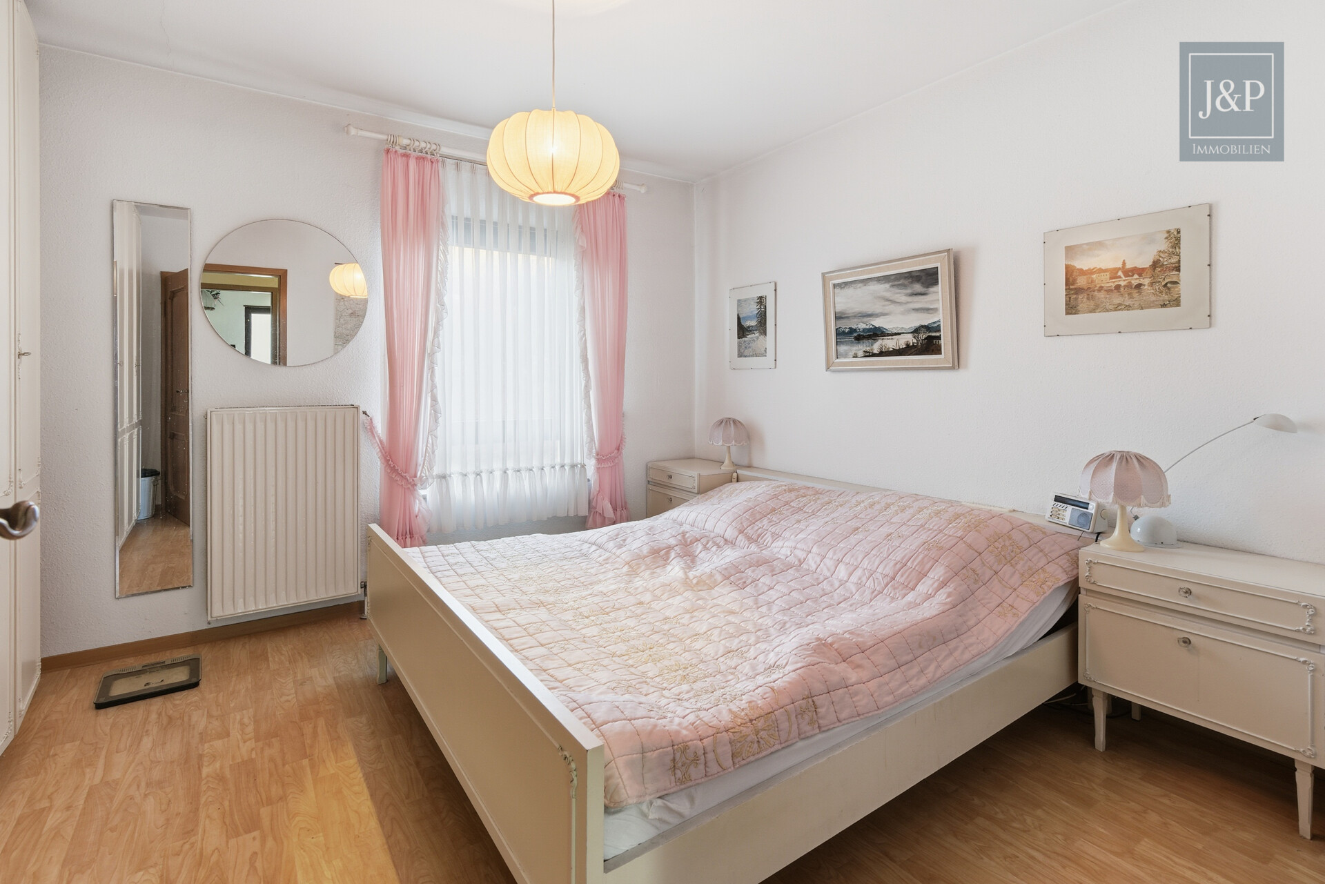 Familienfreundliches Einfamilienhaus in ruhiger & zentraler Lage von Hattersheim - 1.OG Zimmer