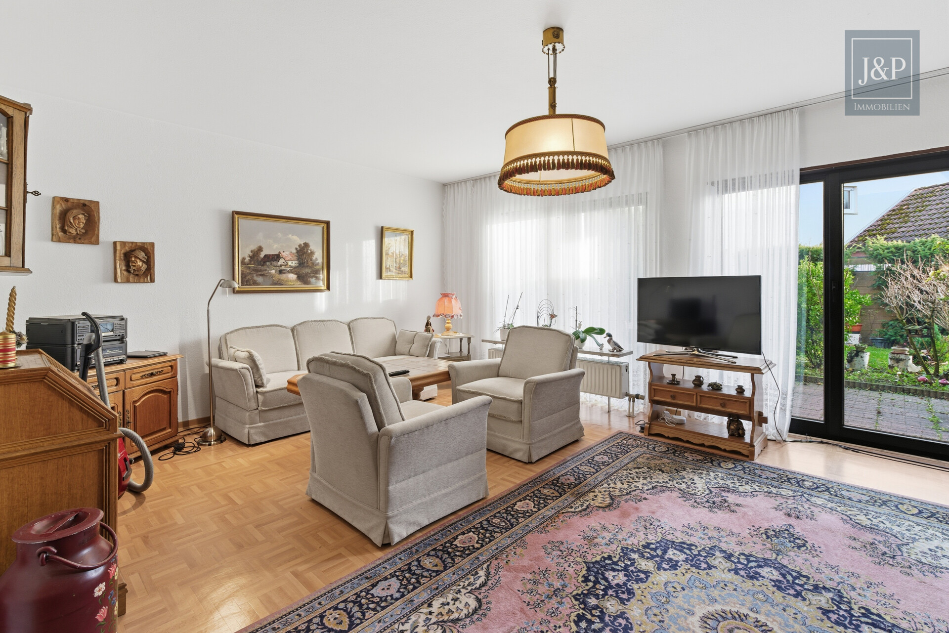 Familienfreundliches Einfamilienhaus in ruhiger & zentraler Lage von Hattersheim - Wohnbereich