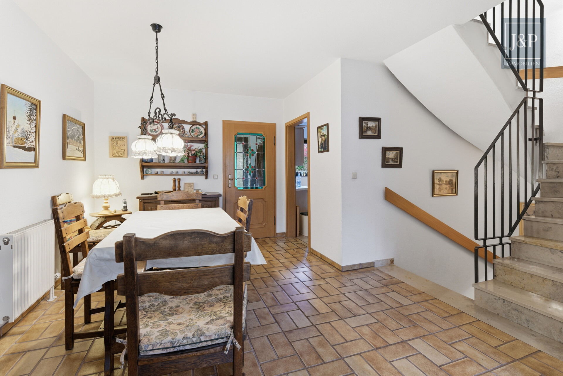 Familienfreundliches Einfamilienhaus in ruhiger & zentraler Lage von Hattersheim - Essbereich