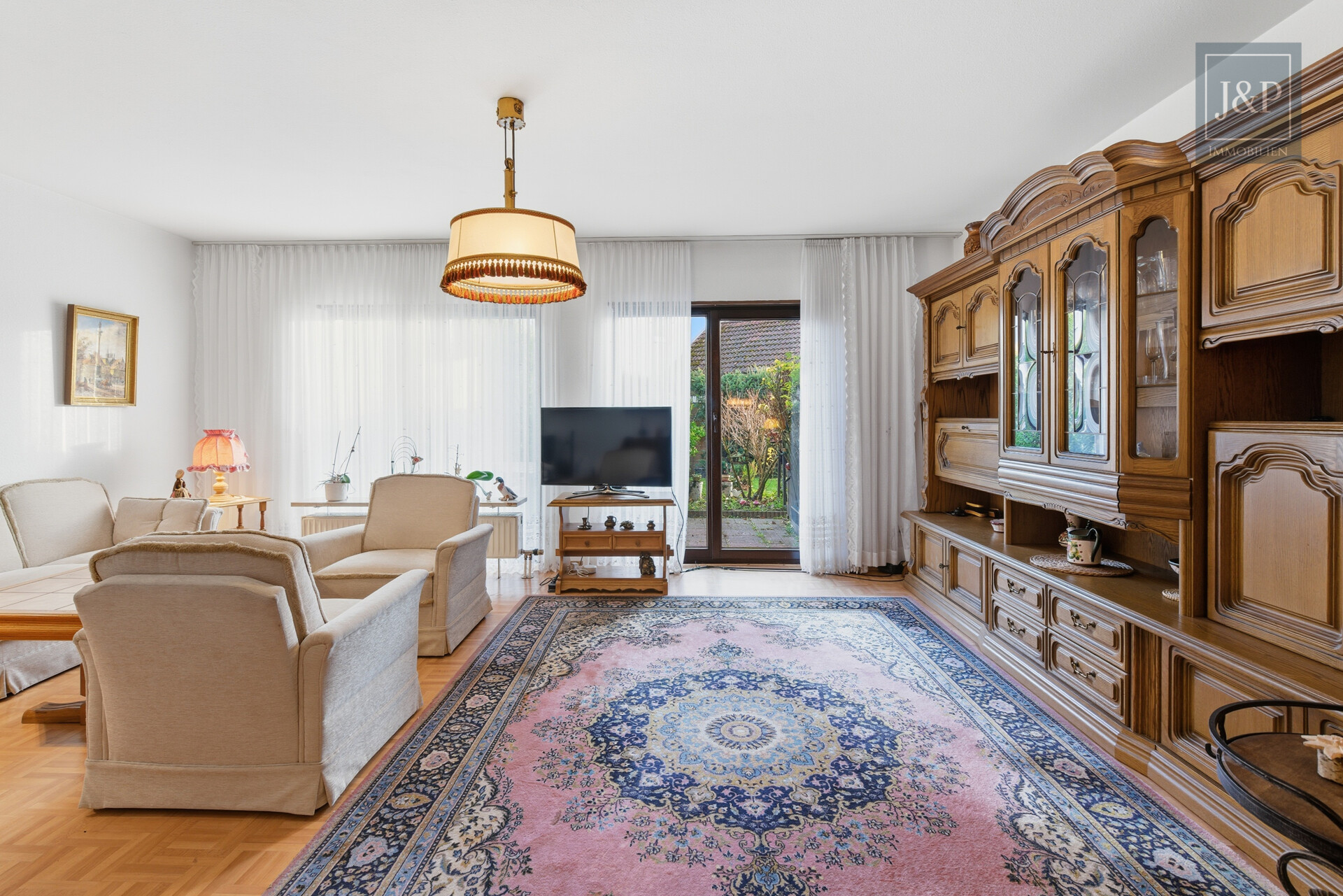 Familienfreundliches Einfamilienhaus in ruhiger & zentraler Lage von Hattersheim - Wohnbereich