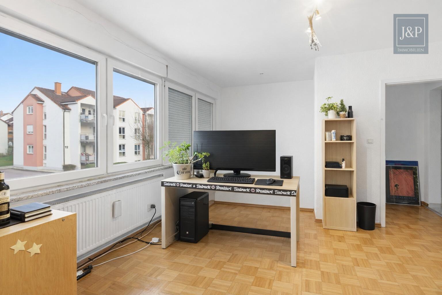 Große 5-Zimmer-Wohnung mit 5% Mietrendite, Terrasse, lichtdurchflutet Wohnkonzept in Friedberg - Schlafzimmer 2