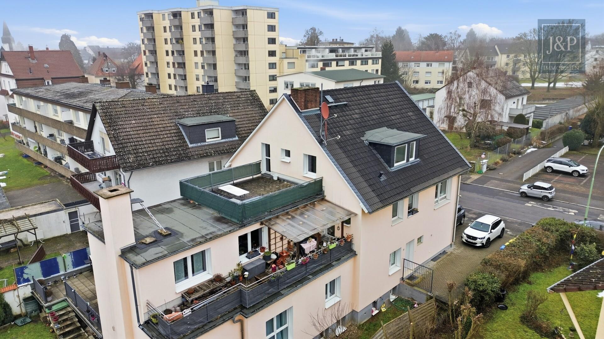Große 5-Zimmer-Wohnung mit 5% Mietrendite, Terrasse, lichtdurchflutet Wohnkonzept in Friedberg - Aussenansicht