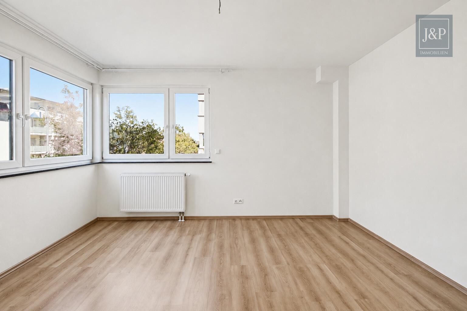 Kurze Wege, großzügiges Wohnen: 3 Zimmer mit Balkon & Tiefgarage in Hattersheim - Schlafzimmer