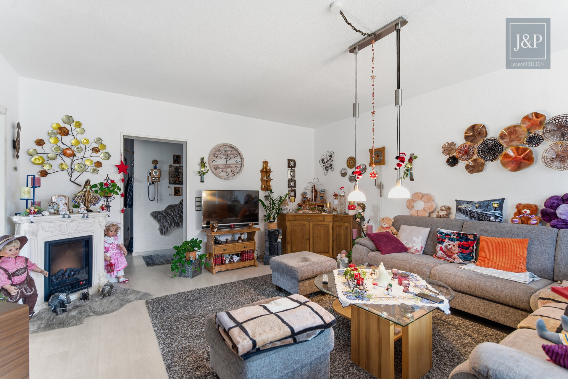 Vermietete 4-Zimmer-Wohnung mit großem Süd-West-Balkon und optionalen TG-Stellplätzen! - Wohnzimmer