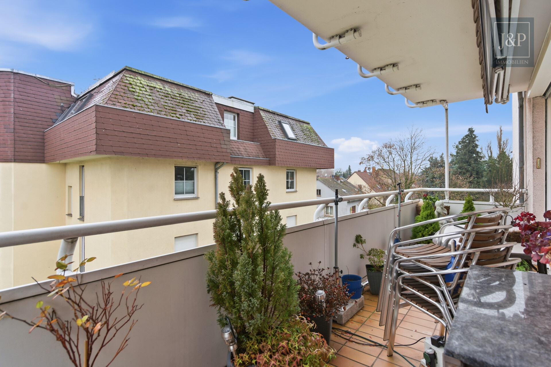 Vermietete 4-Zimmer-Wohnung mit großem Süd-West-Balkon und optionalen TG-Stellplätzen! - Balkon