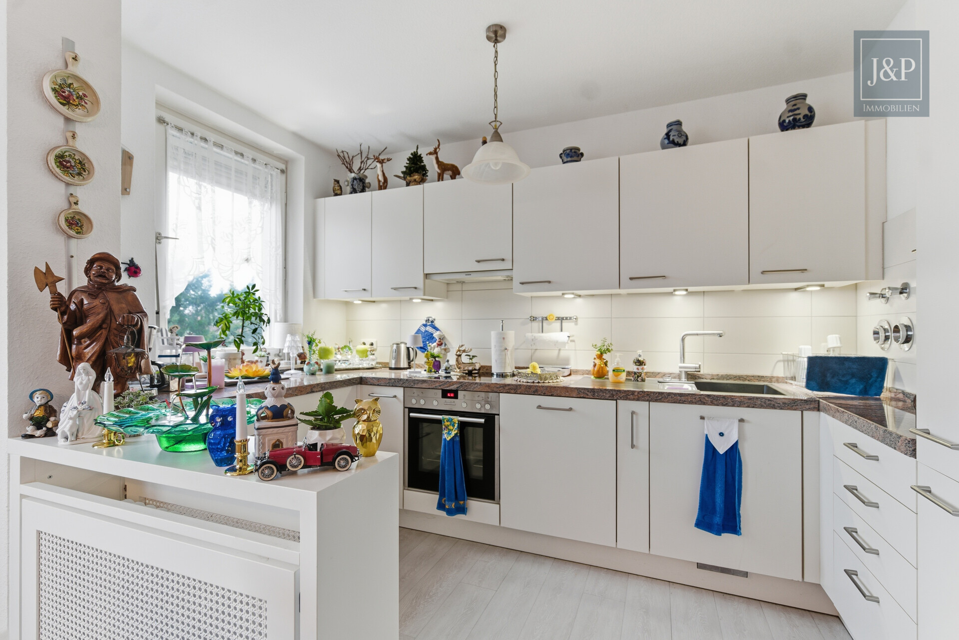 Vermietete 4-Zimmer-Wohnung mit großem Süd-West-Balkon und optionalen TG-Stellplätzen! - Küche