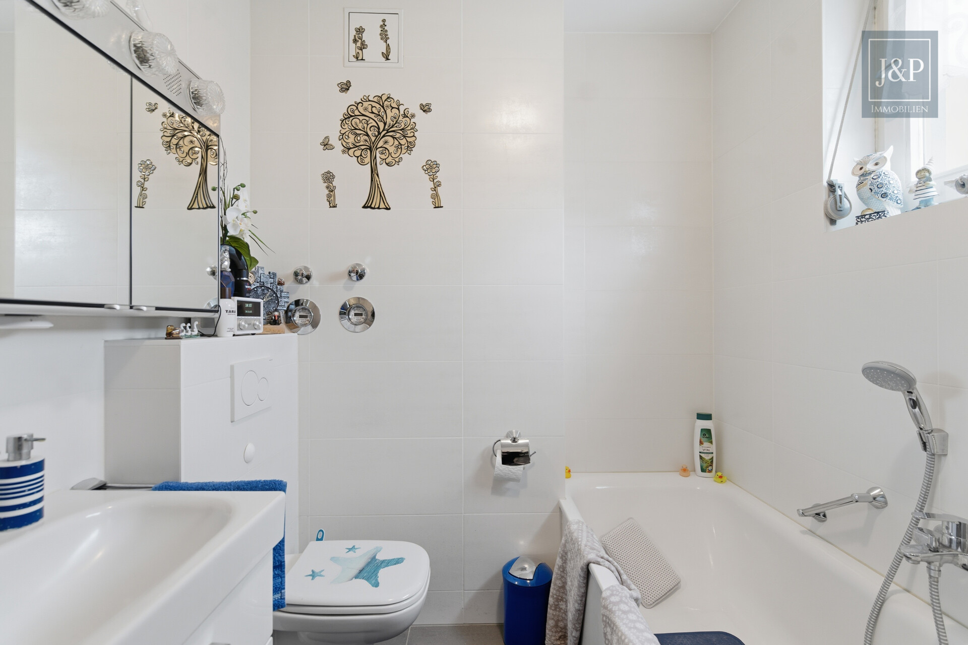 Vermietete 4-Zimmer-Wohnung mit großem Süd-West-Balkon und optionalen TG-Stellplätzen! - Badezimmer