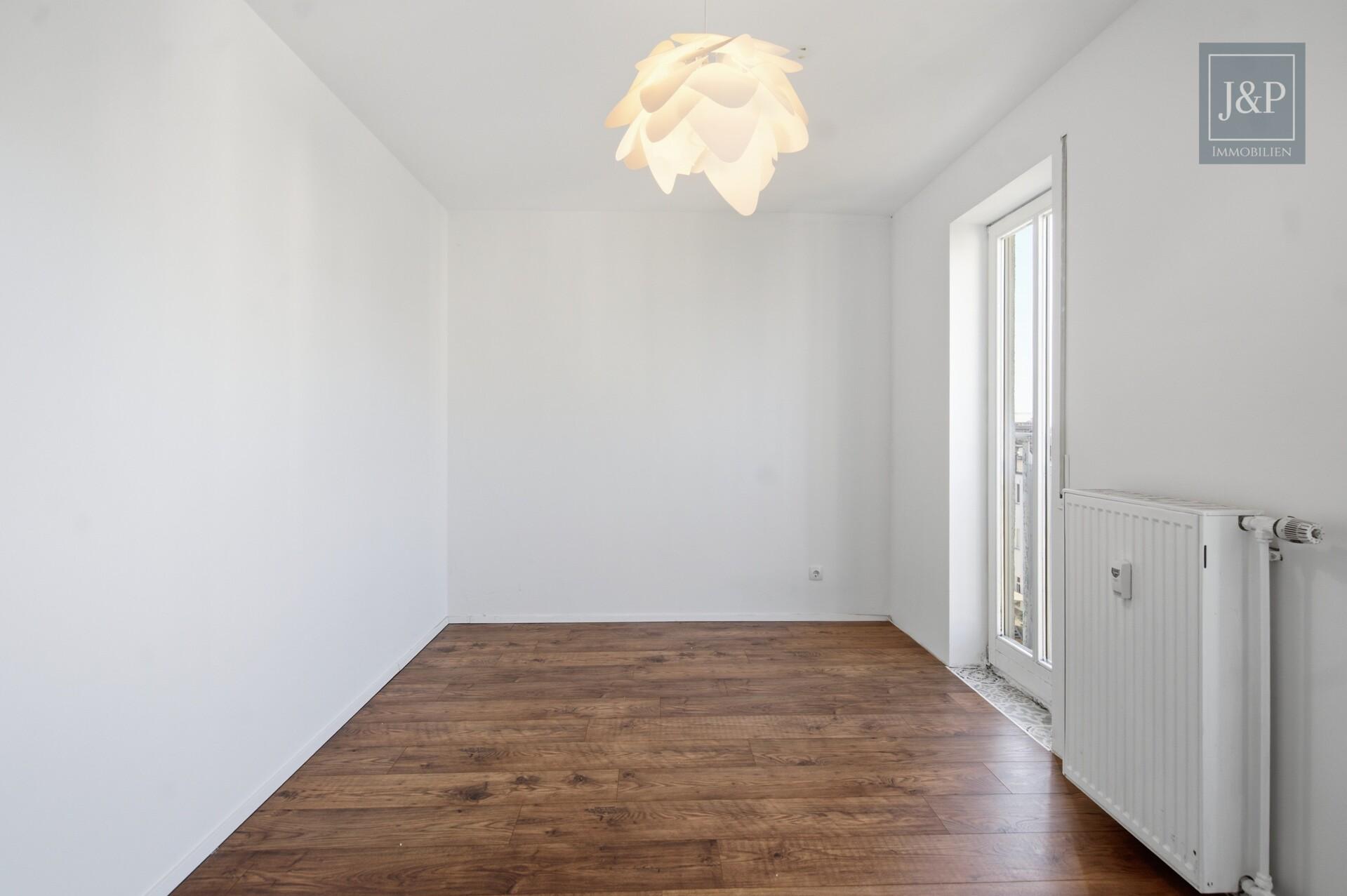 Lichtdurchflutetes Penthouse mit Süd-Balkon & Tiefgarage in Darmstadt! - Zimmer 2