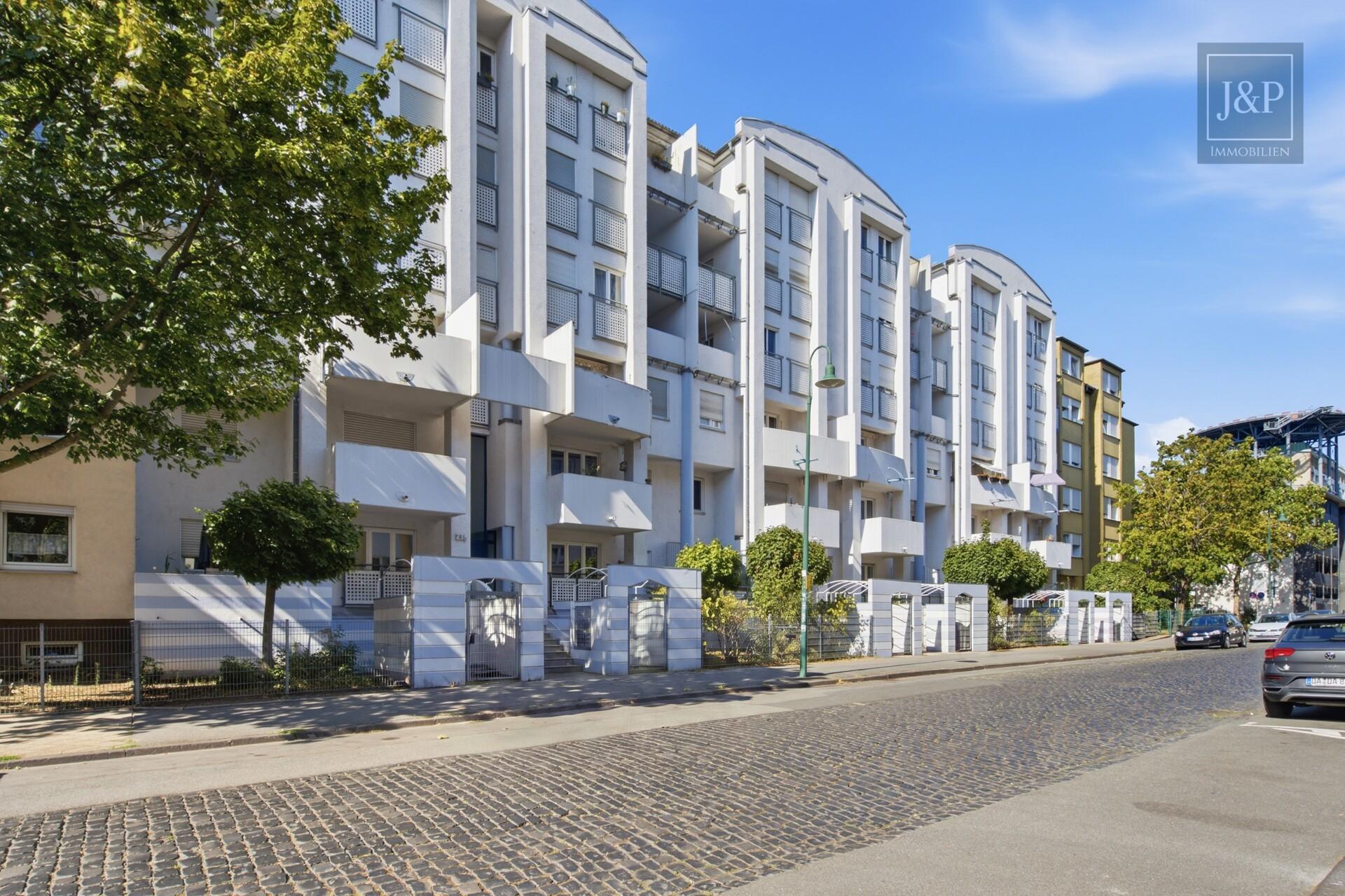 Lichtdurchflutetes Penthouse mit Süd-Balkon & Tiefgarage in Darmstadt! - Außenansicht