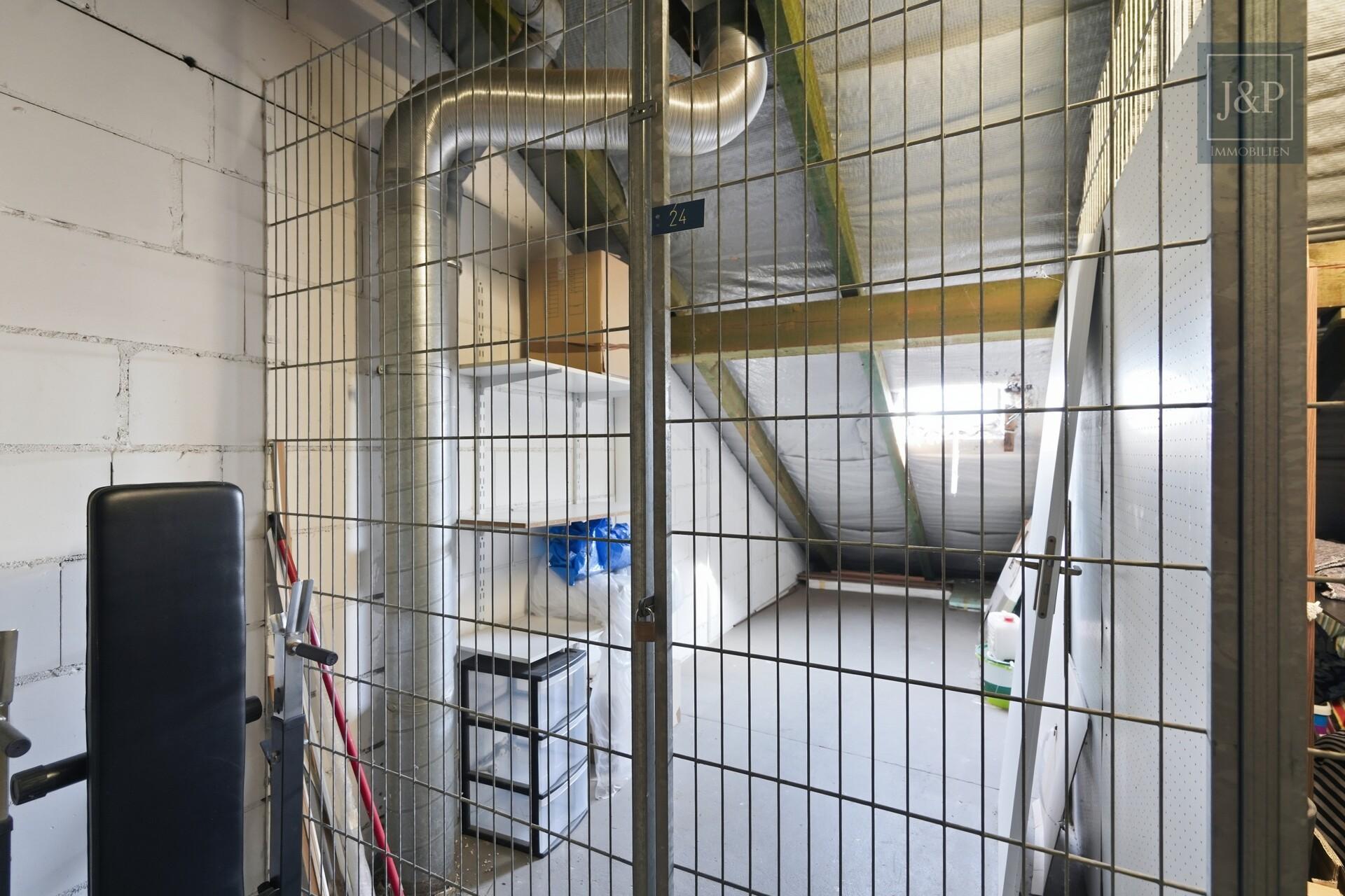 Lichtdurchflutetes Penthouse mit Süd-Balkon & Tiefgarage in Darmstadt! - Lagerraum