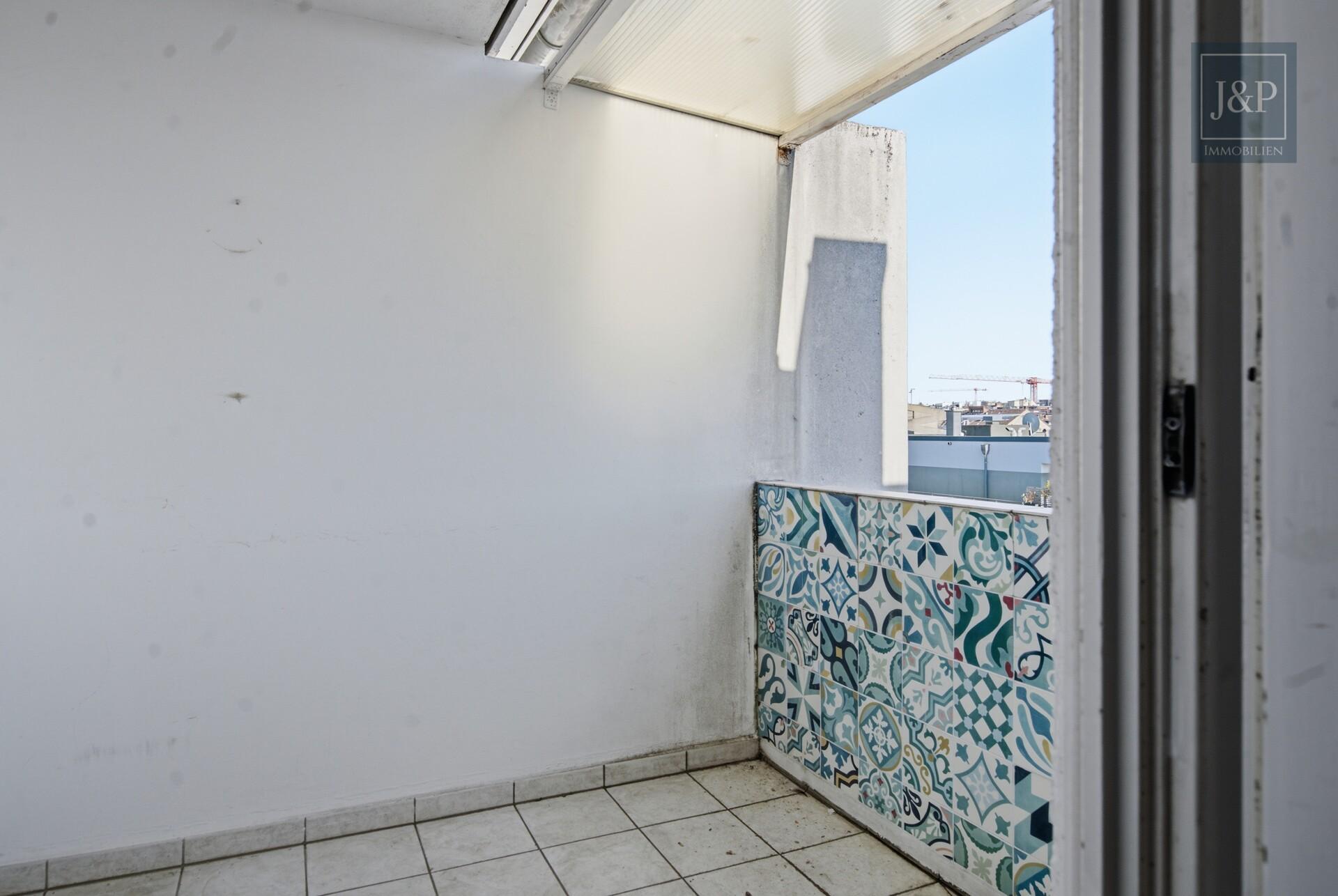 Lichtdurchflutetes Penthouse mit Süd-Balkon & Tiefgarage in Darmstadt! - Balkon