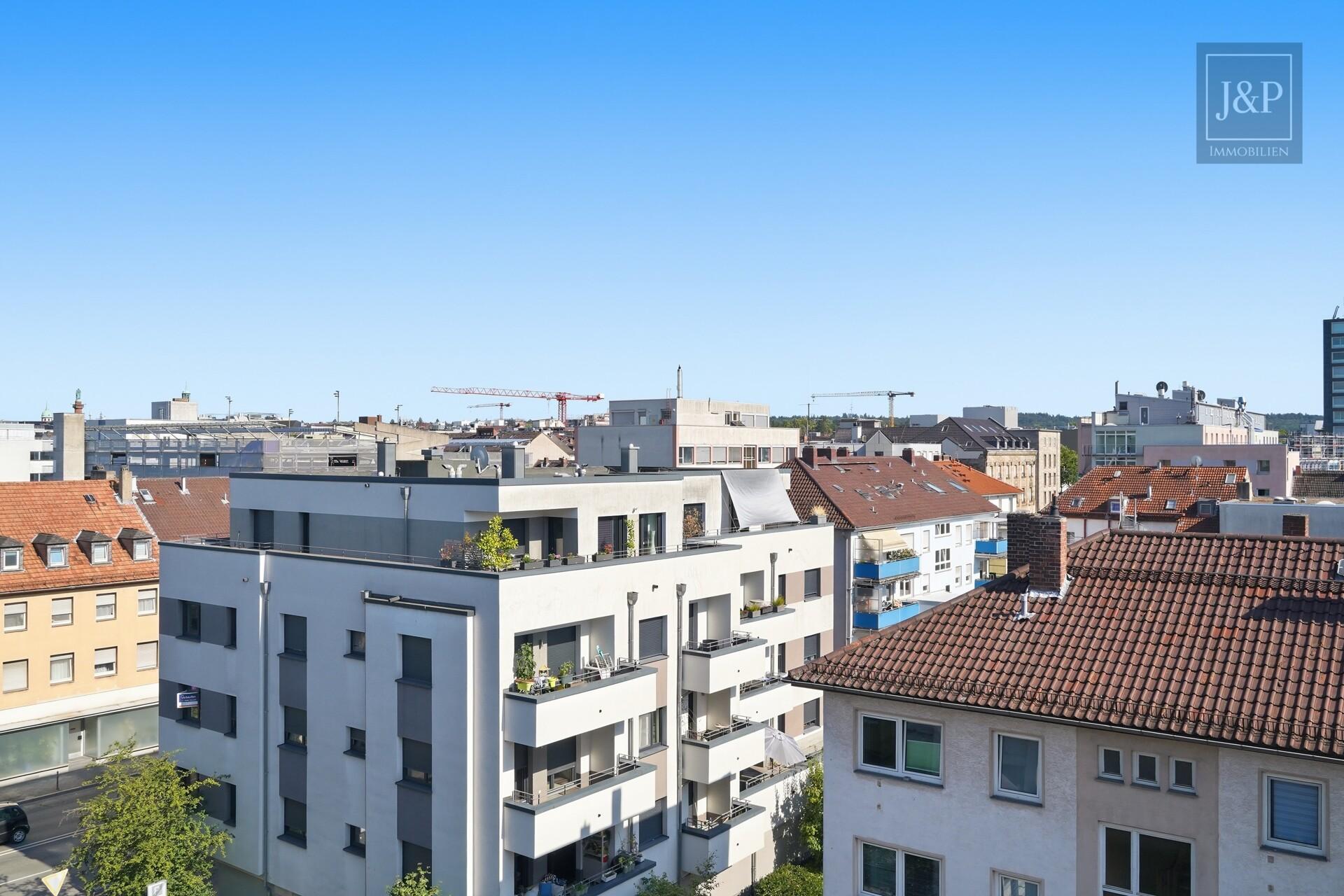 Lichtdurchflutetes Penthouse mit Süd-Balkon & Tiefgarage in Darmstadt! - Ausblick