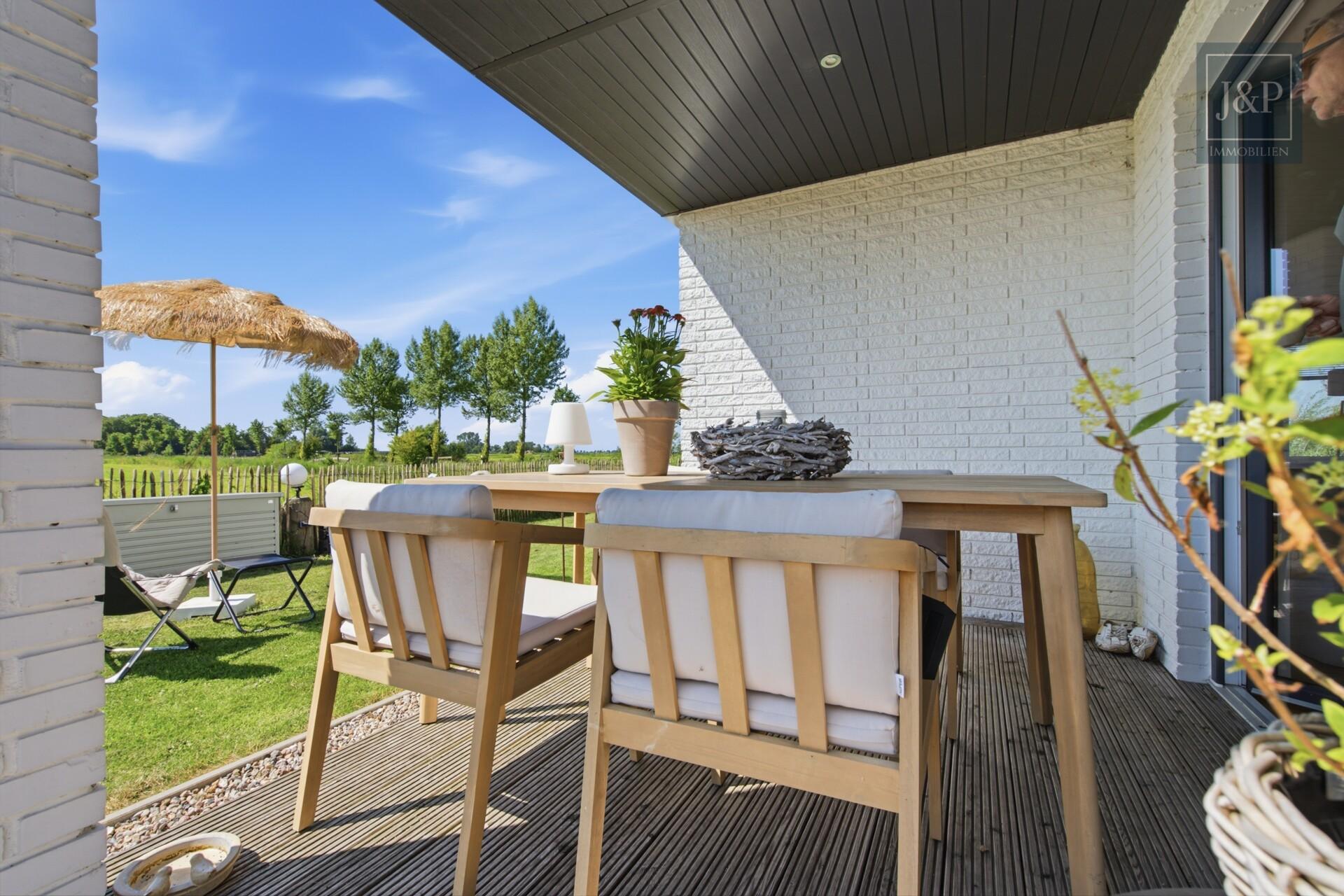 Saniert & stilvoll möbliert: Wo jeder Blick Erholung schenkt... - überdachte Terrasse