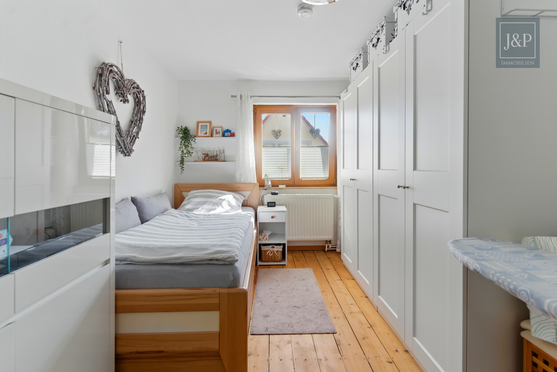 Saniertes & neu-erbautes EFH mit ELW - Familienidylle mit großem Garten, Pool & Sauna - Schlafen ELW