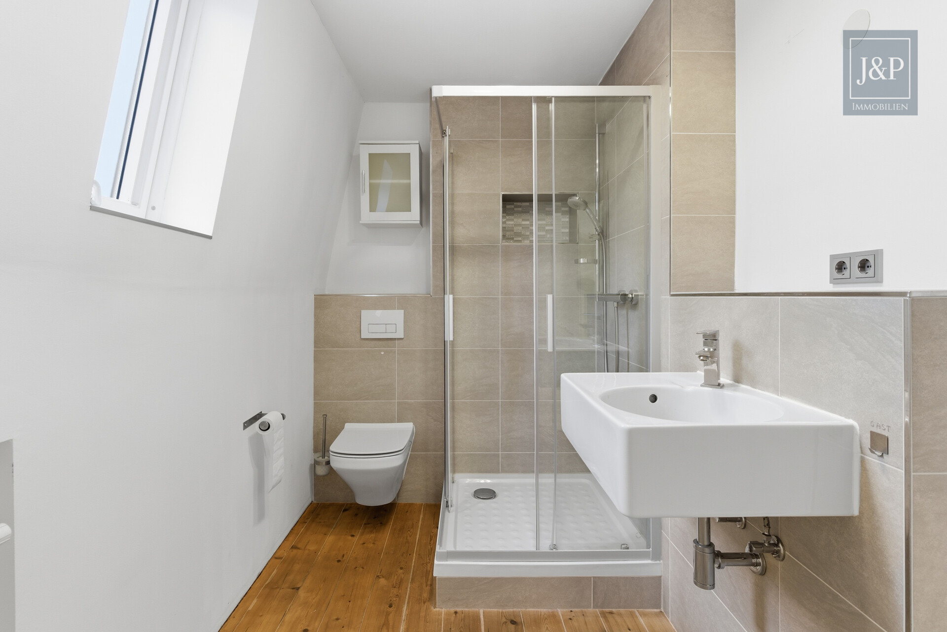 Saniertes & neu-erbautes EFH mit ELW - Familienidylle mit großem Garten, Pool & Sauna - Bad ELW