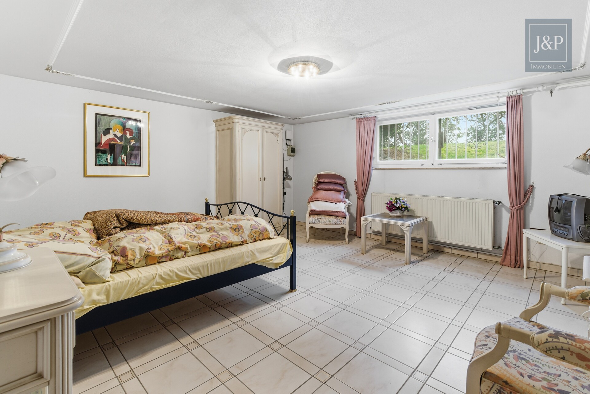 Flexibles Ein- bis Zweifamilienhaus mit großem Garten und viel Platz für die Familie - Gästezimmer KG