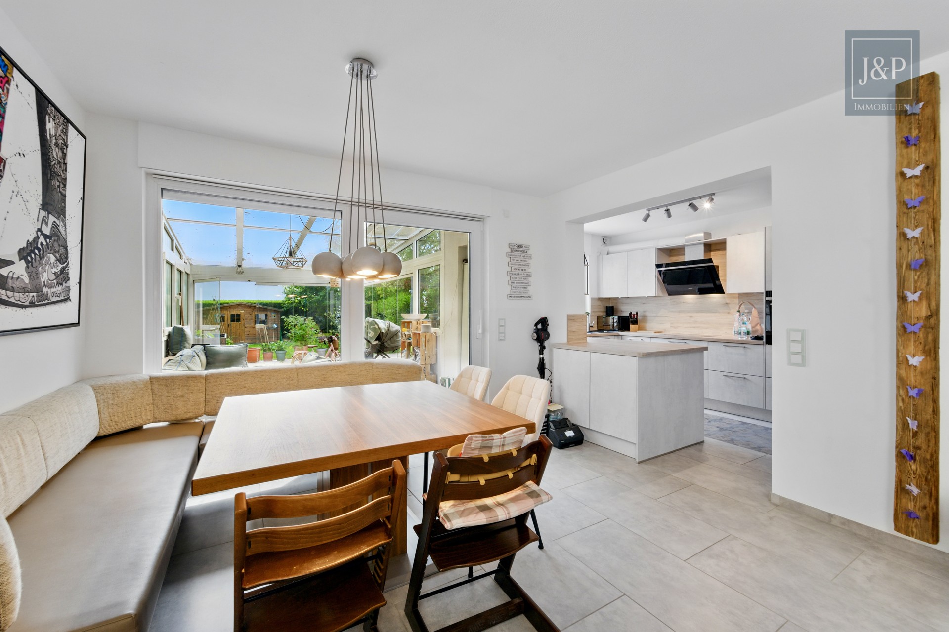 Wie neu & mit Potenzial: Modernes Endhaus mit vermietbarem OG (900 € mtl.) - Essbereich