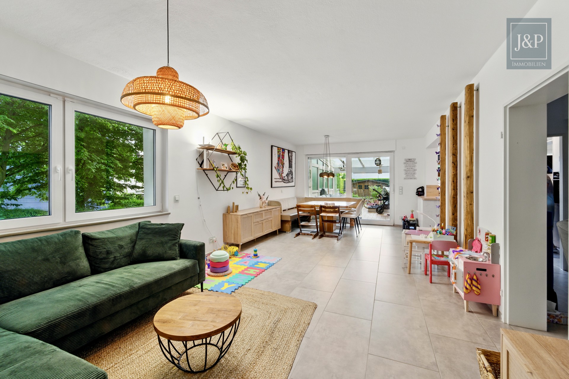 Wie neu & mit Potenzial: Modernes Endhaus mit vermietbarem OG (900 € mtl.) - Offener Wohn-Essbereich
