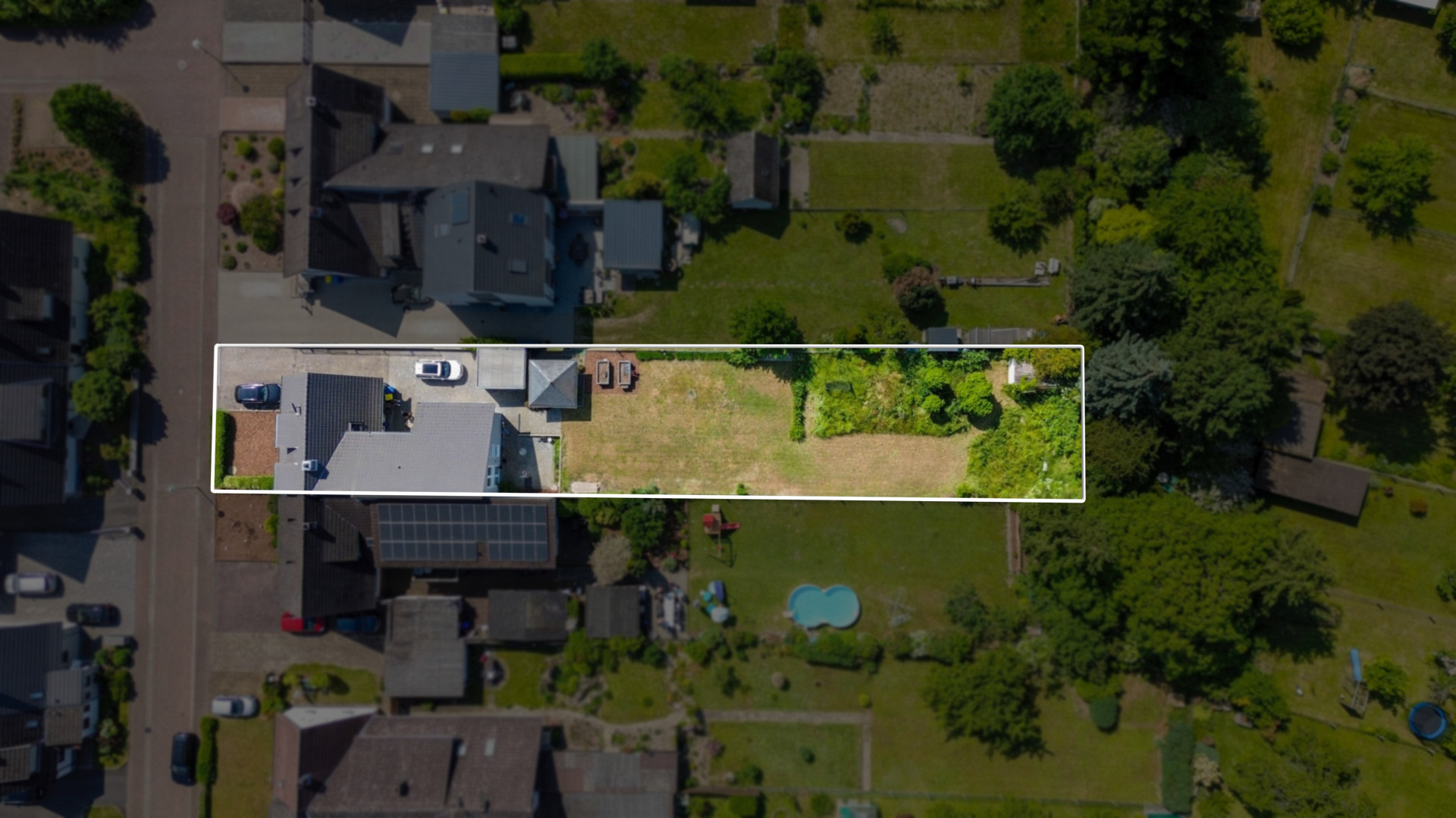 Ruhig & Stadtnah: Neuwertiger Familientraum mit großem Garten in verkehrsberuhigter Wohnsiedlung - Grundstückseinfriedung