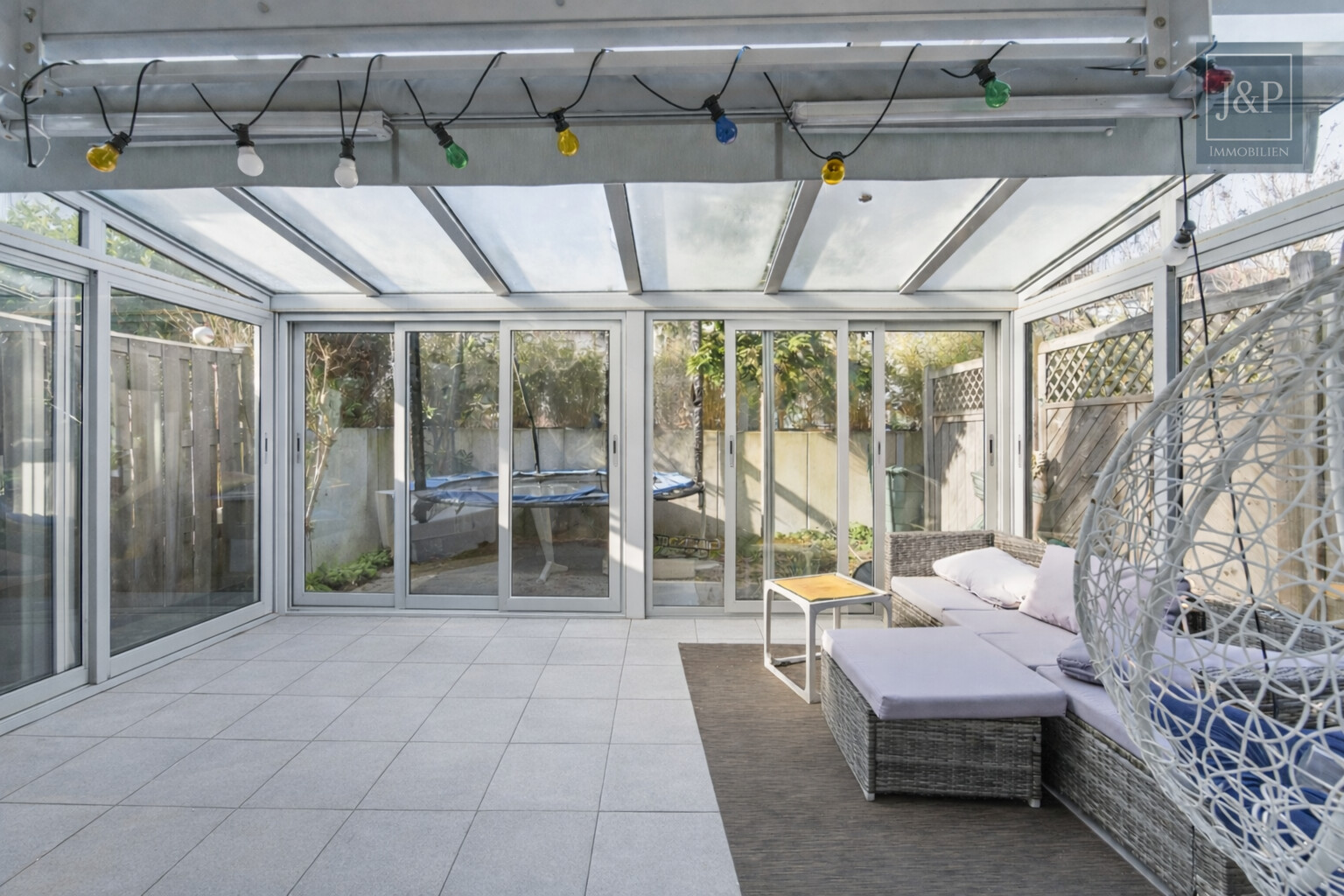 Familienfreundliches Reihenhaus mit Wintergarten & Balkon in ruhiger Anliegerstraße - Wintergarten