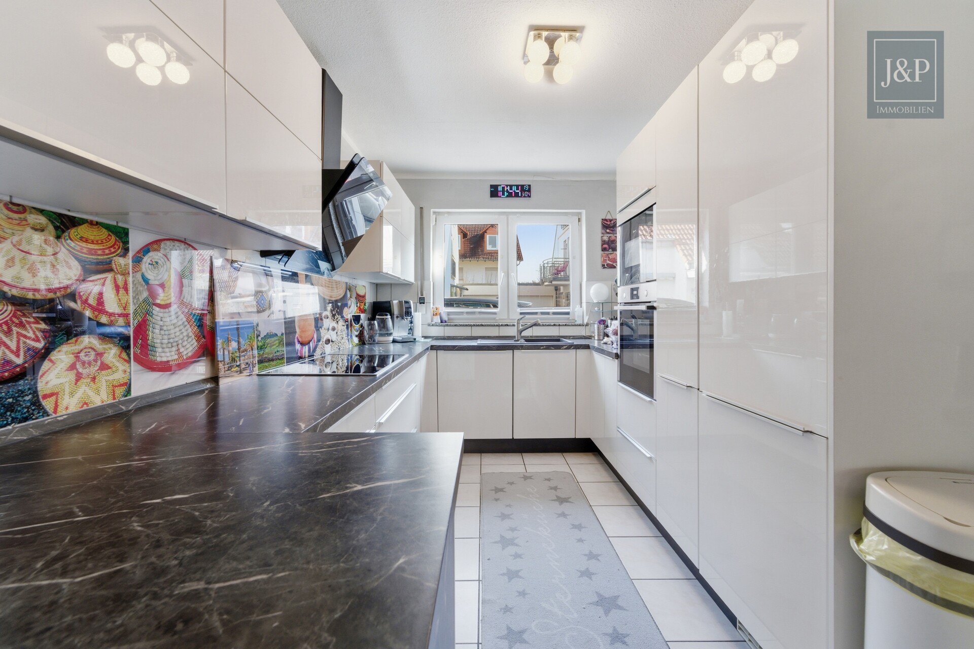 Familienfreundliches Reihenhaus mit Wintergarten & Balkon in ruhiger Anliegerstraße - Küche