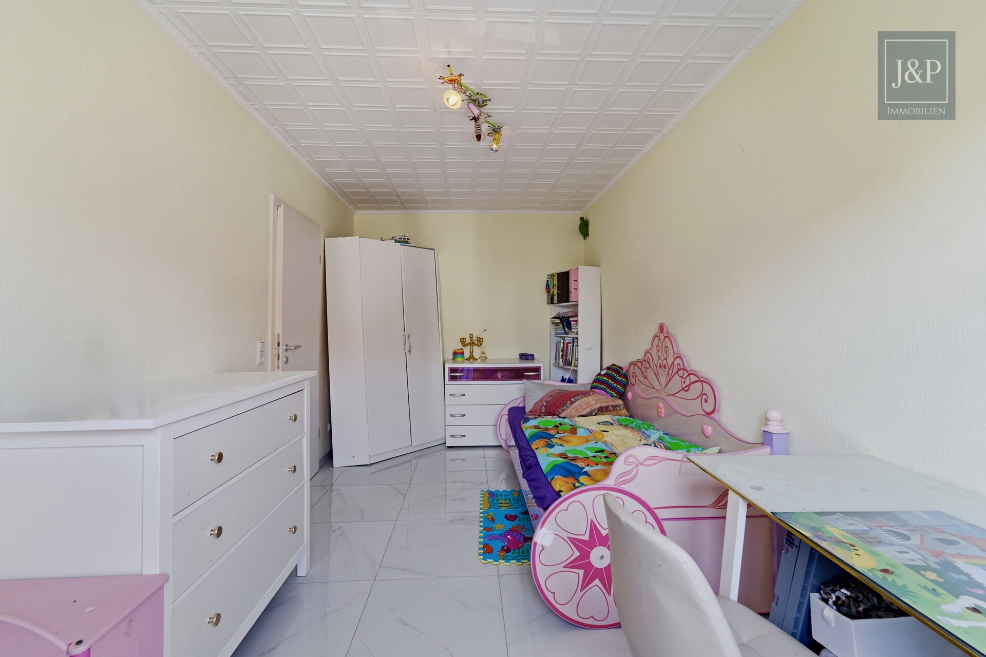 Familienfreundliches Reihenhaus mit Wintergarten & Balkon in ruhiger Anliegerstraße - Schlafzimmer 2