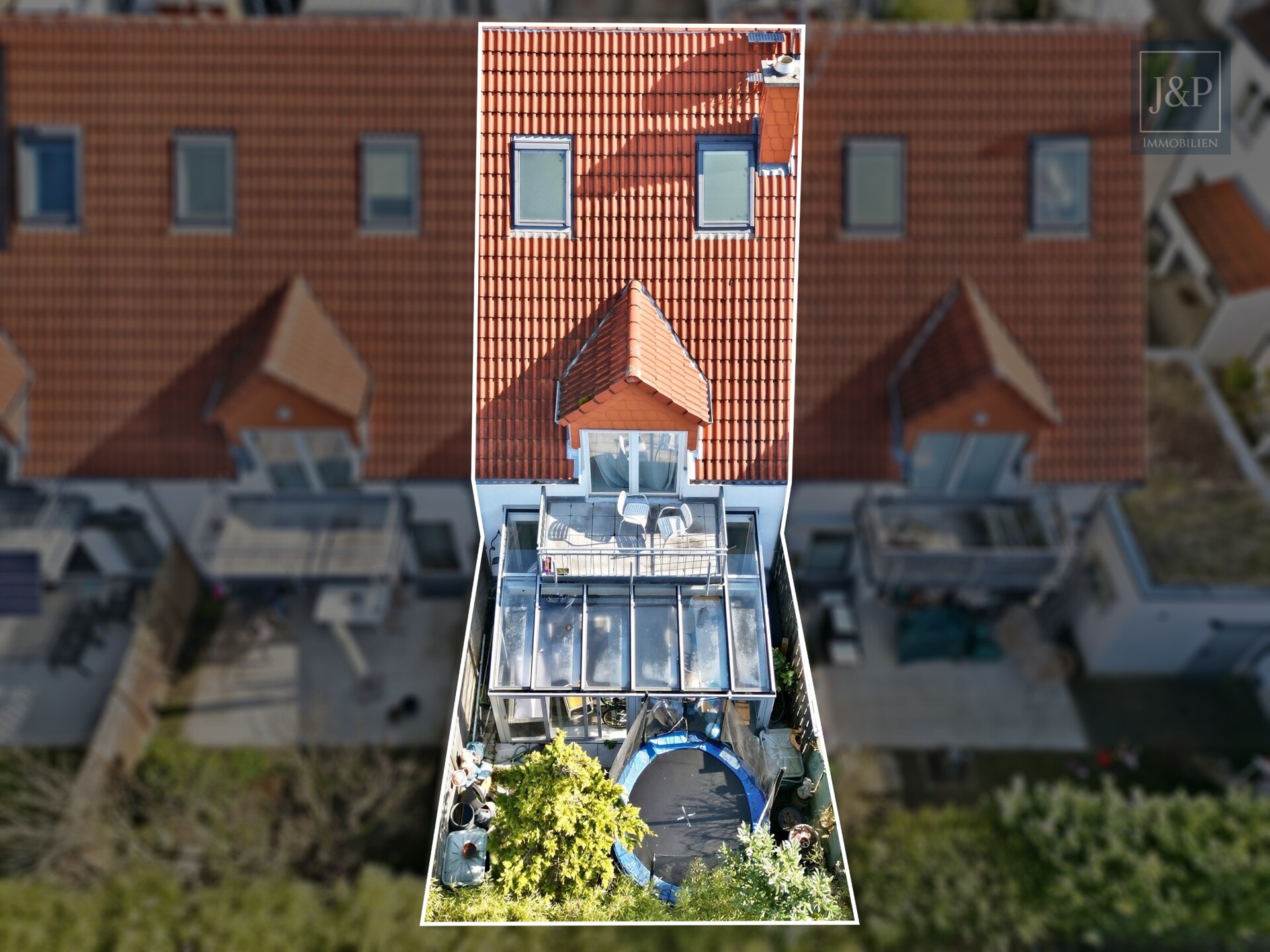 Familienfreundliches Reihenhaus mit Wintergarten & Balkon in ruhiger Anliegerstraße - Ansicht Rückseite