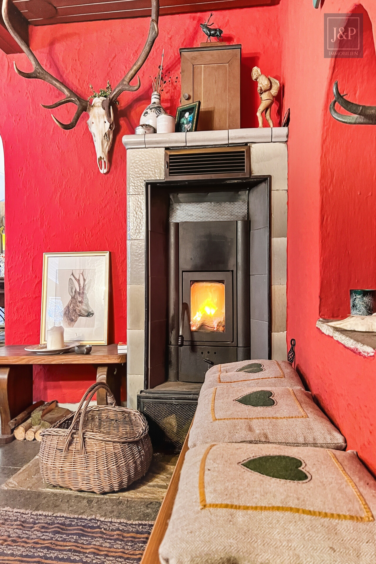 Einzigartiges Jagdhaus mit großem Waldgrundstück - Kamin