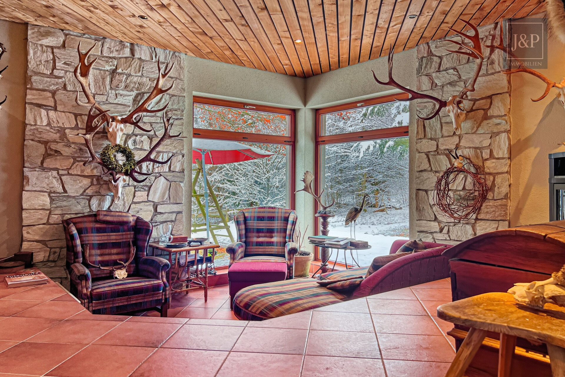 Einzigartiges Jagdhaus mit großem Waldgrundstück - Kaminzimmer