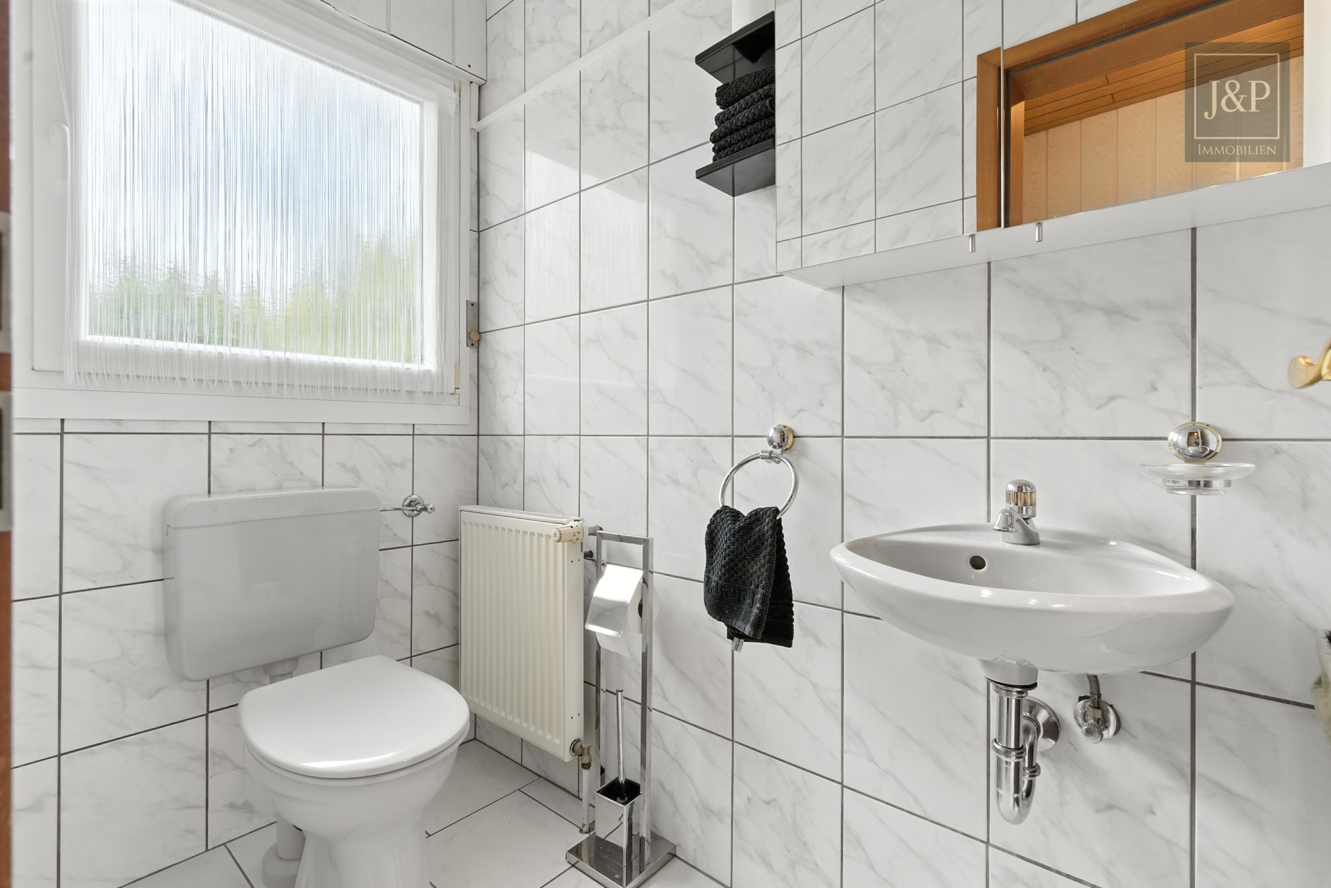 Wohnen auf einer Etage! EFH mit super Aussicht + Souterraineinheit & Ausbaureserve in Finthen - Gäste WC