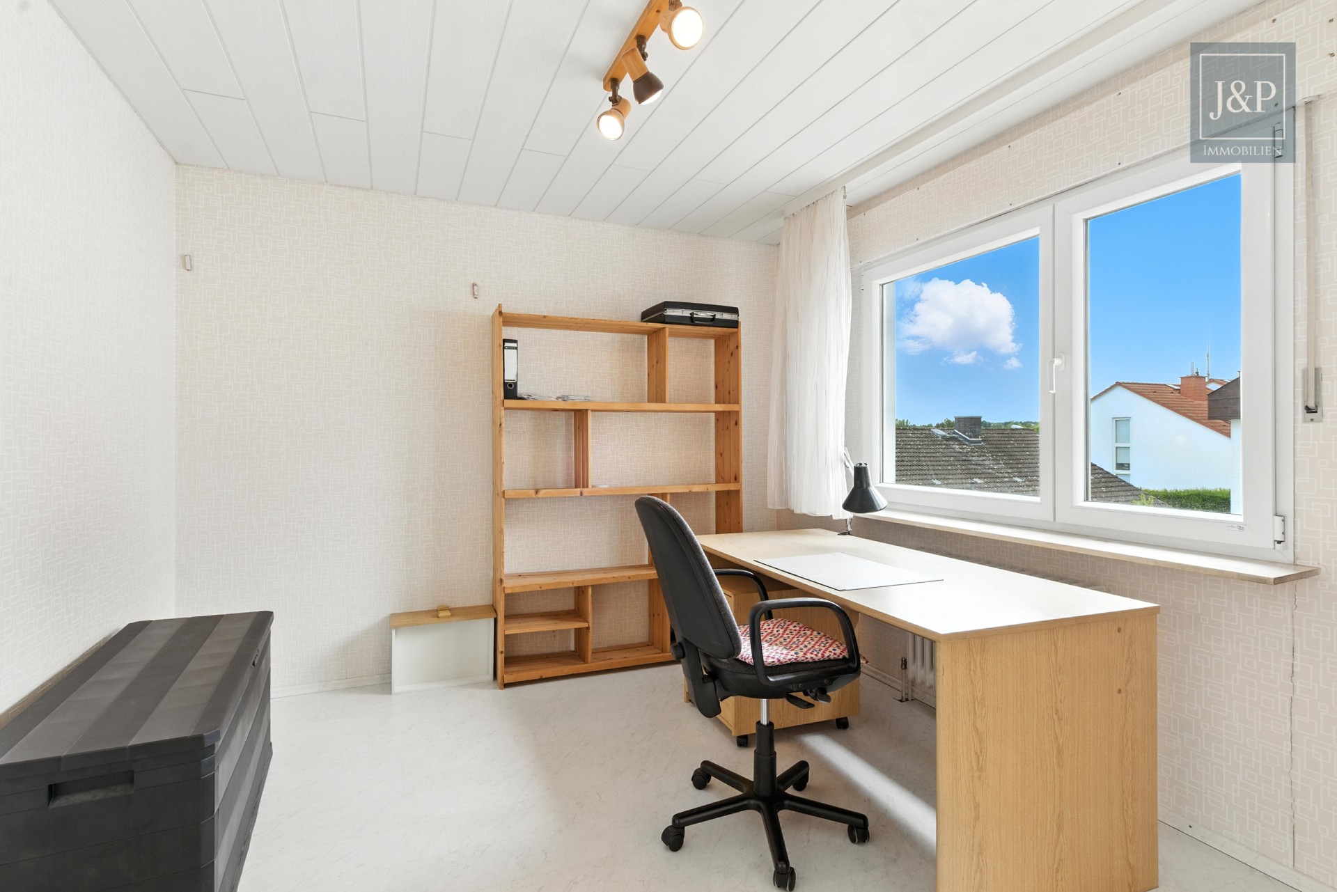 Wohnen auf einer Etage! EFH mit super Aussicht + Souterraineinheit & Ausbaureserve in Finthen - Schlafzimmer 1