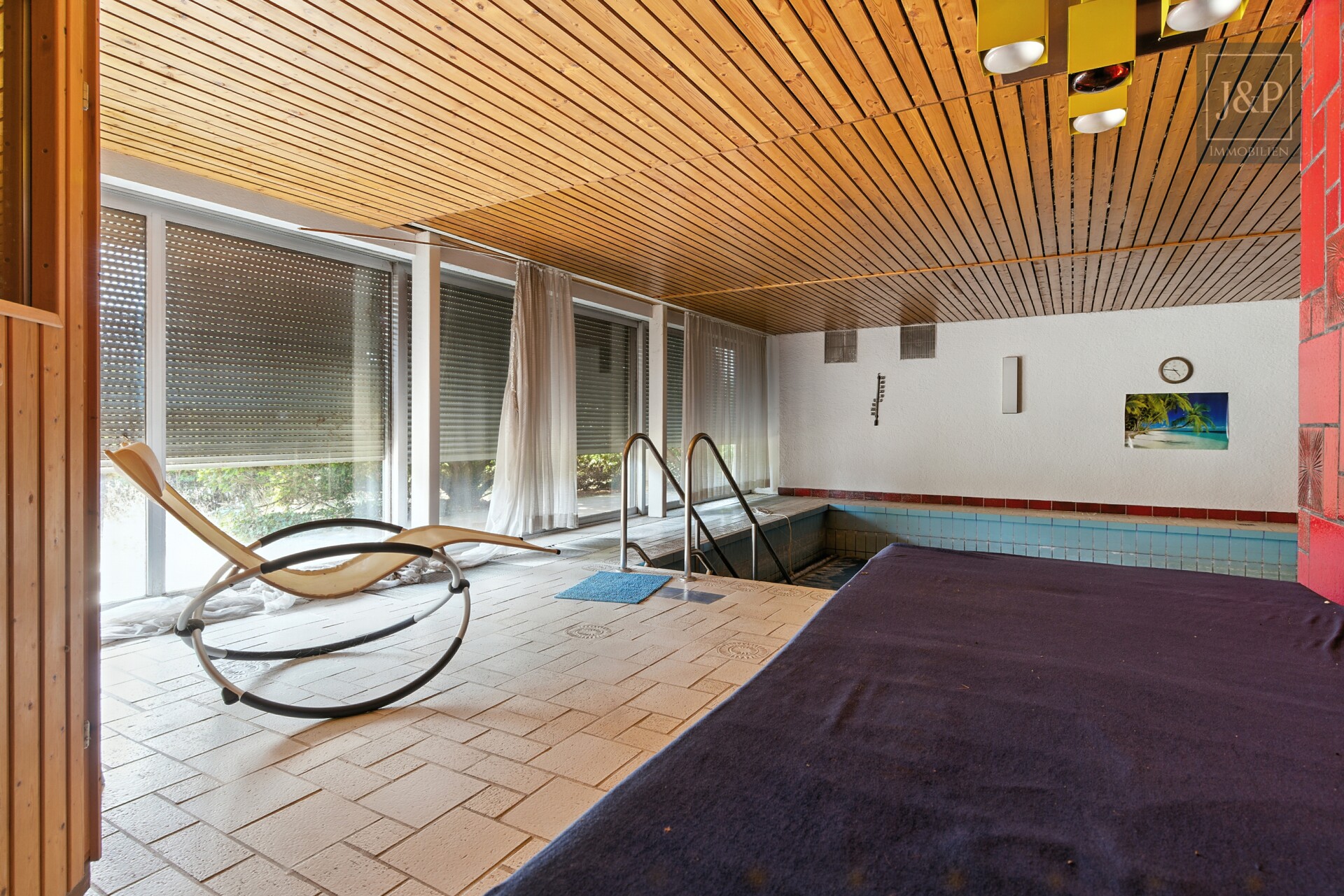 Die perfekte Grundlage für Ihren Traum in Usingen! Einfamilienhaus in ruhiger Nachbarschaft! - Schwimmbad
