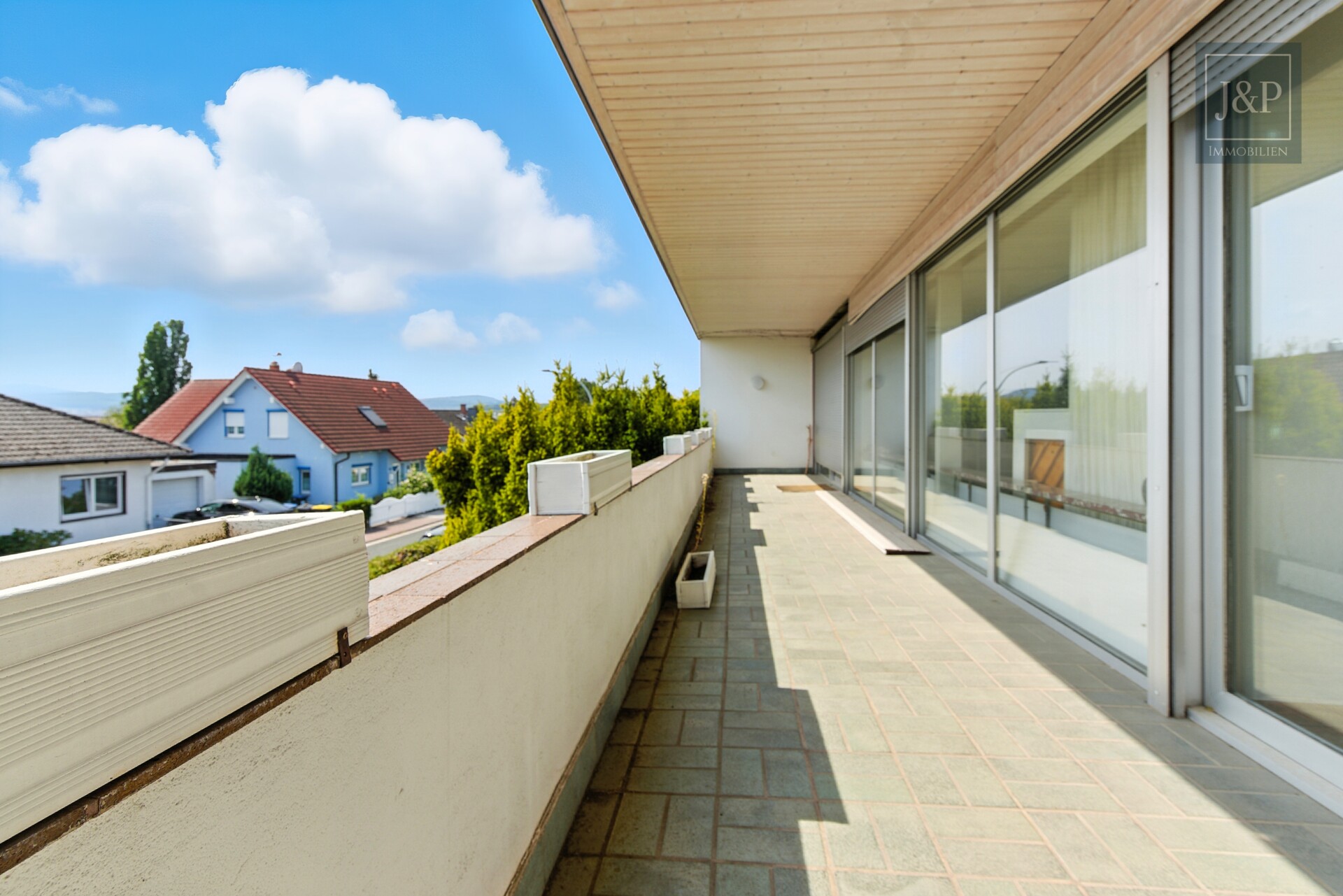 Die perfekte Grundlage für Ihren Traum in Usingen! Einfamilienhaus in ruhiger Nachbarschaft! - Balkon