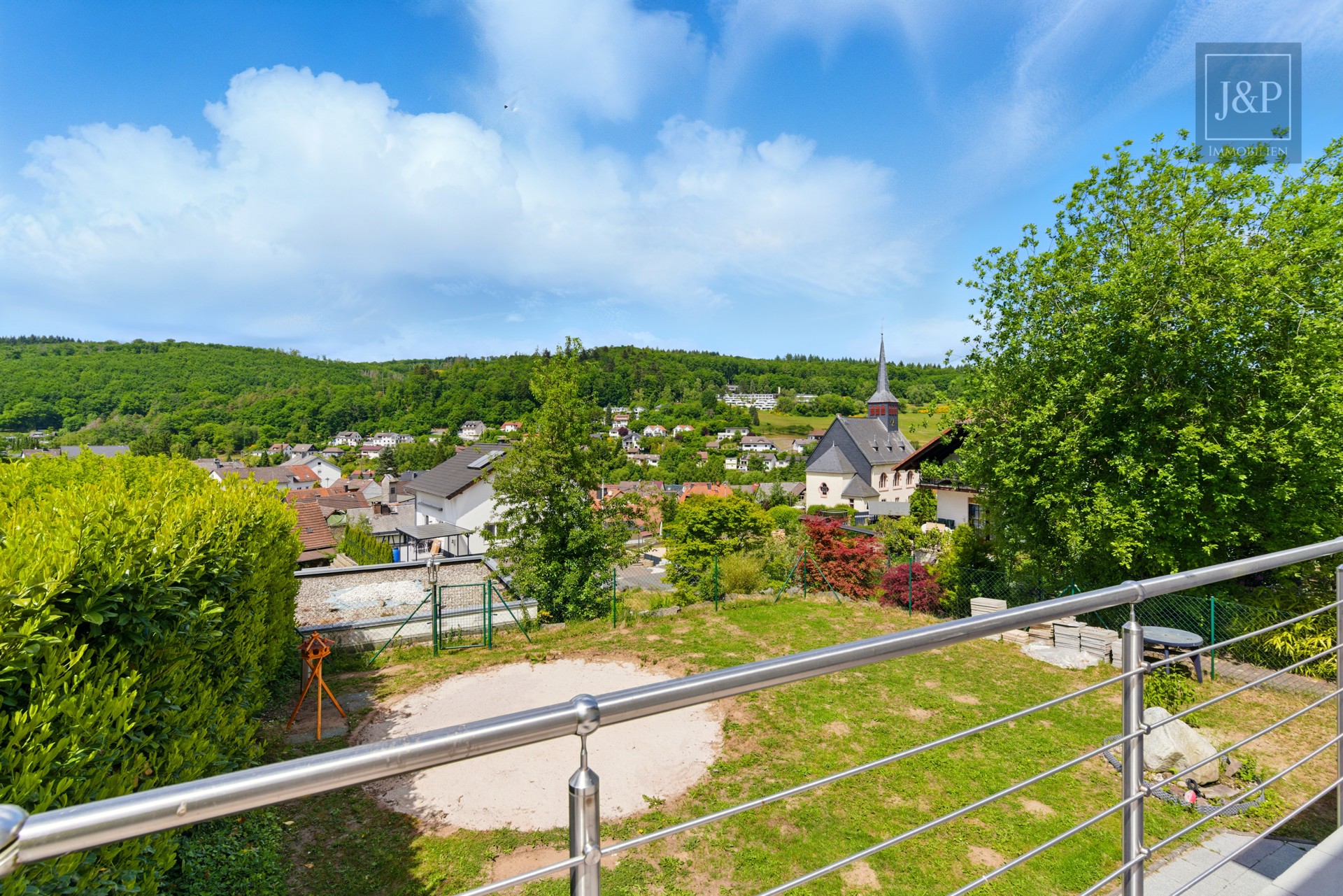Saniertes & energetisches Einfamilienhaus mit Süd-West Balkon & tollem Blick! (ELW möglich) - Ausblick
