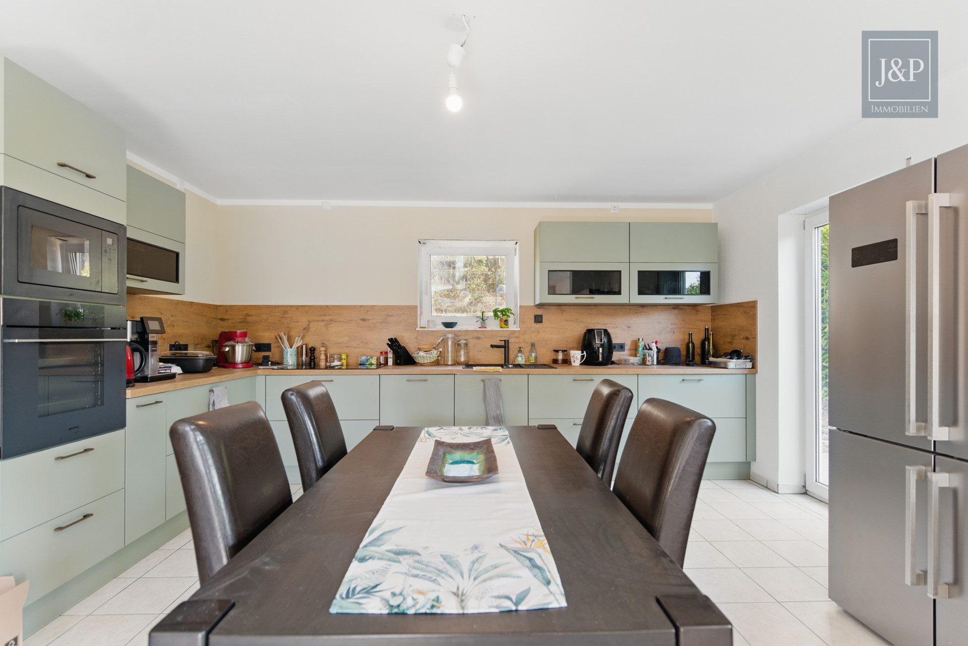 Saniertes & energetisches Einfamilienhaus mit Süd-West Balkon & tollem Blick! (ELW möglich) - Essen/Küche